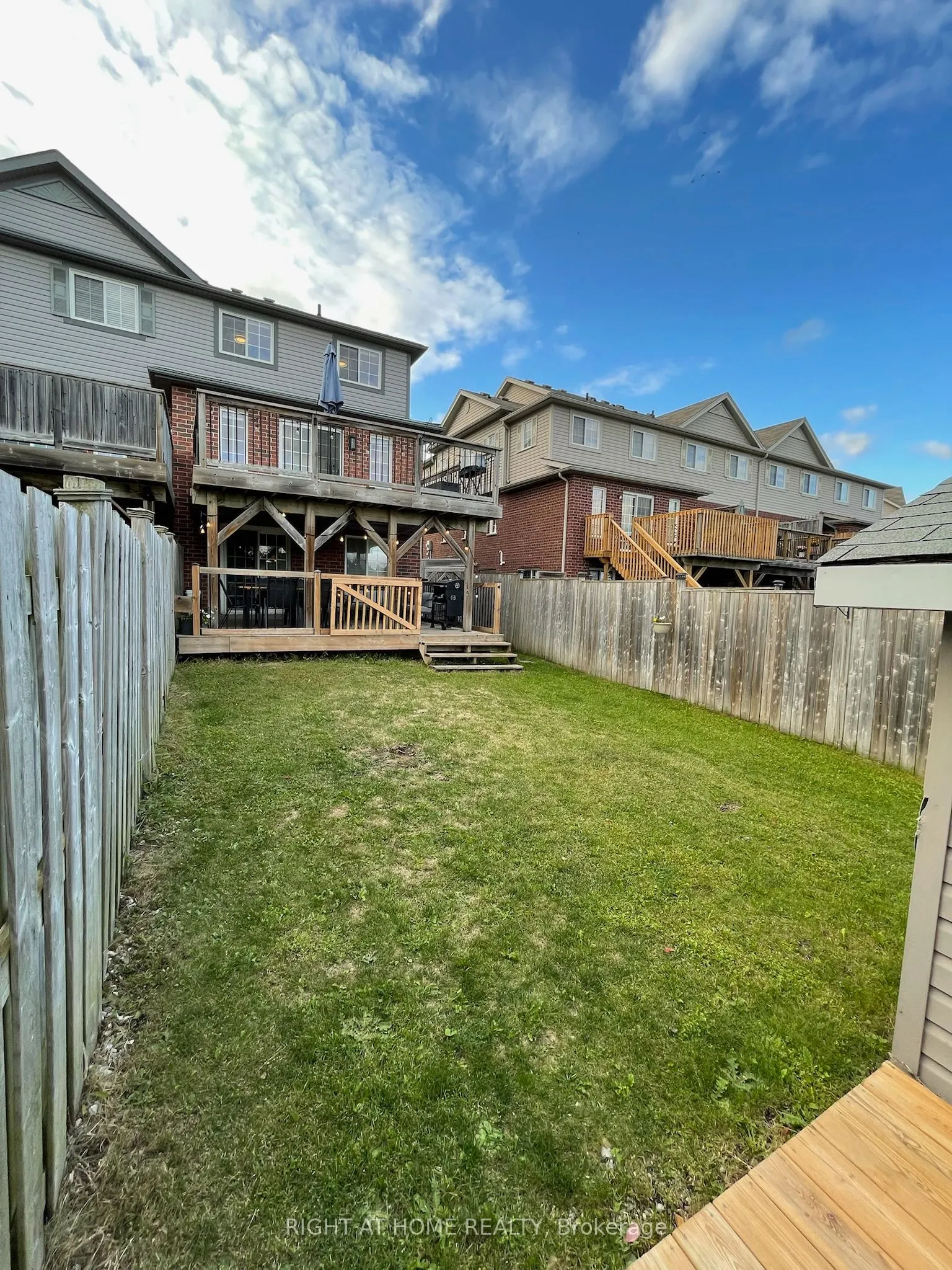 222 Featherstone Crescent
