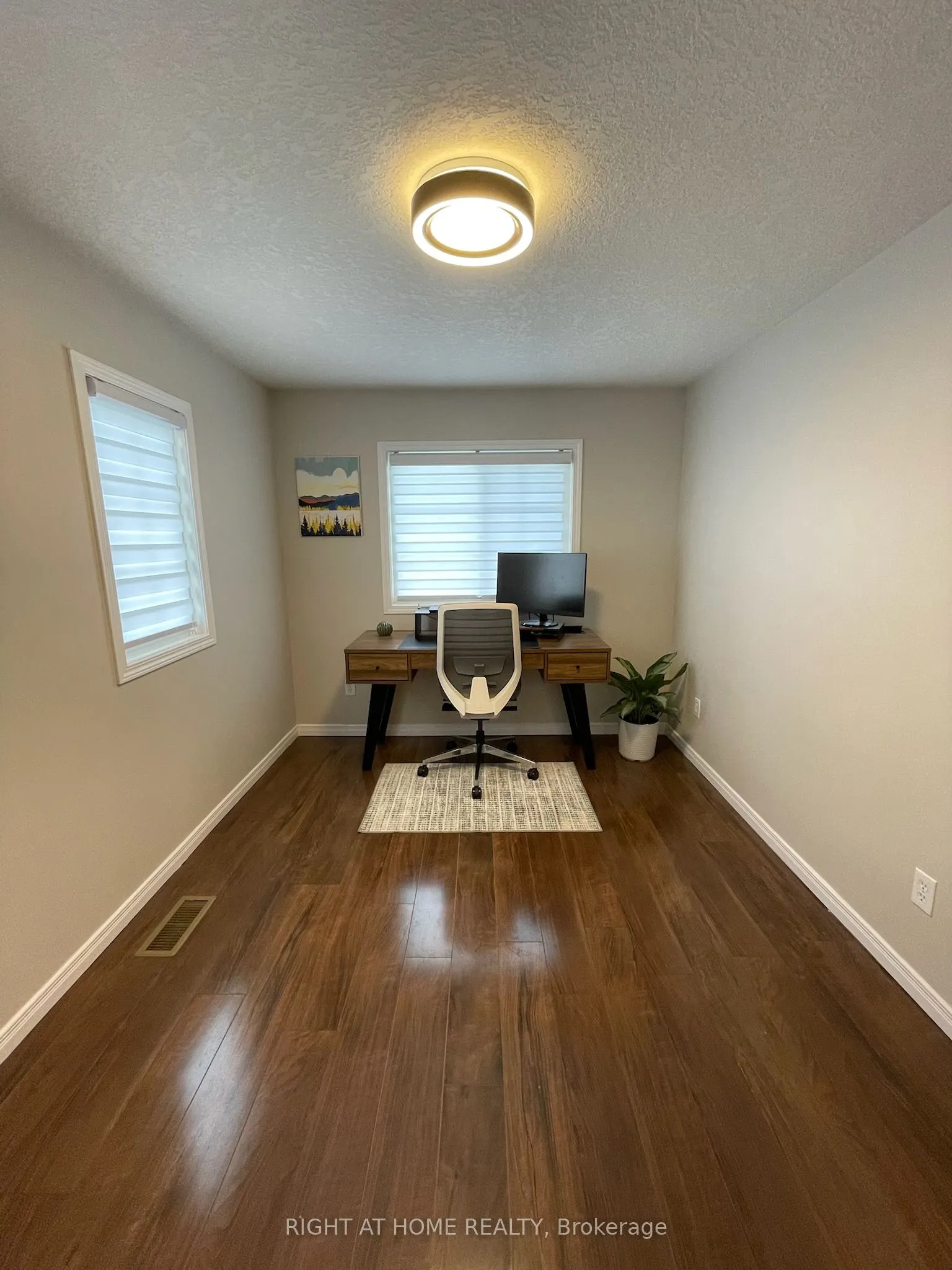 222 Featherstone Crescent