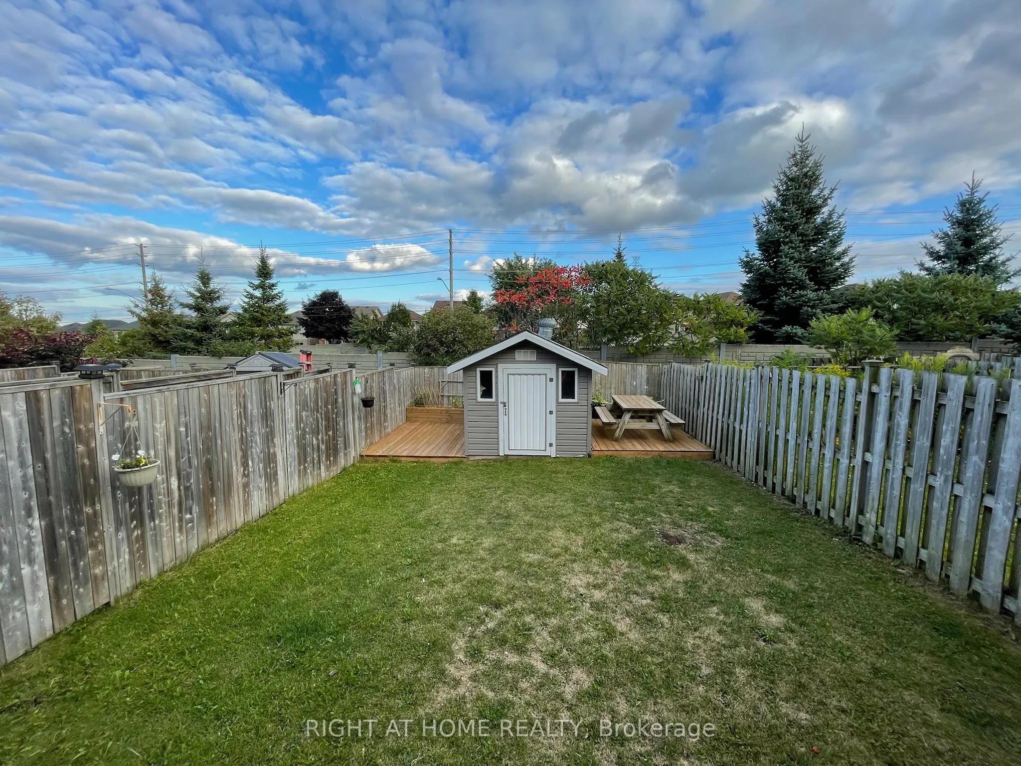 222 Featherstone Crescent