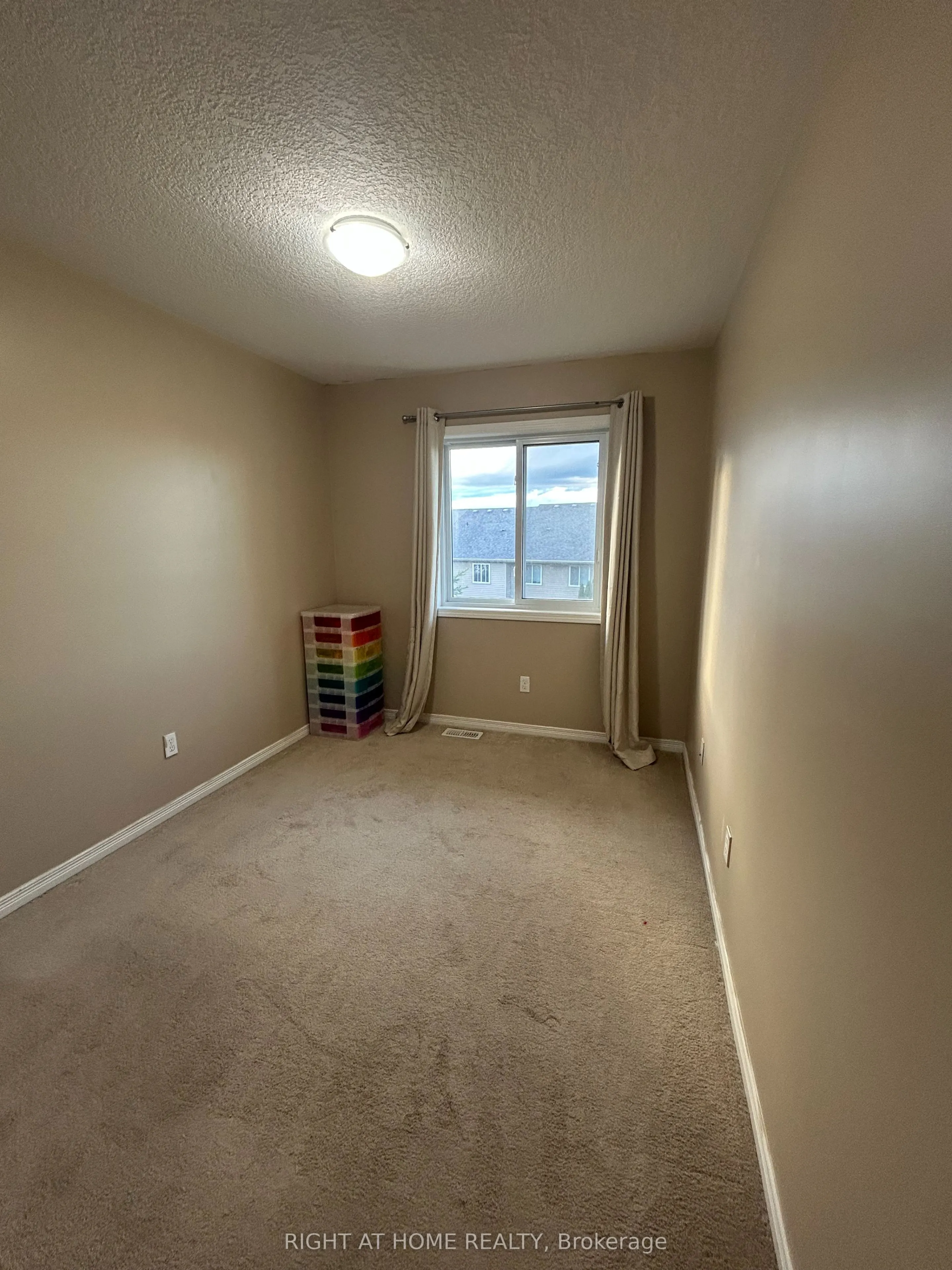 972 Zeller Crescent