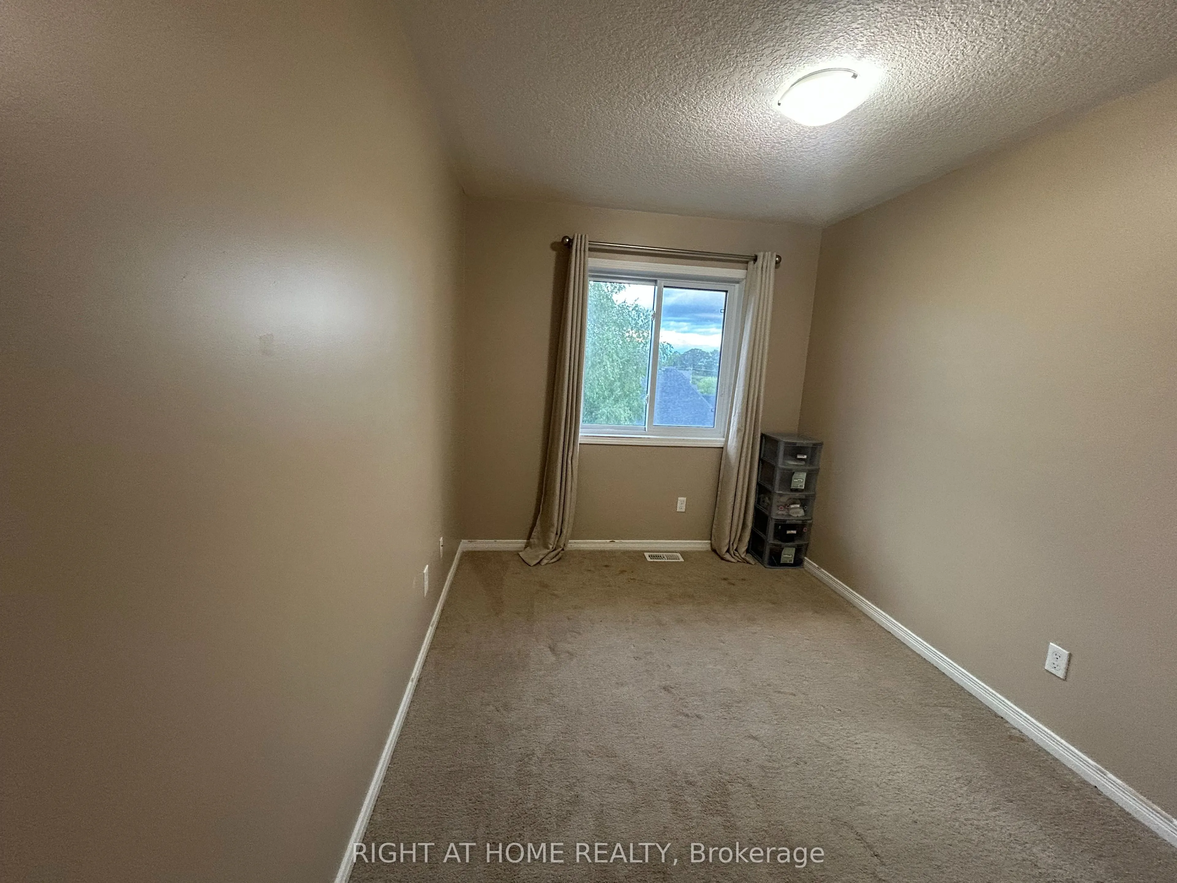 972 Zeller Crescent