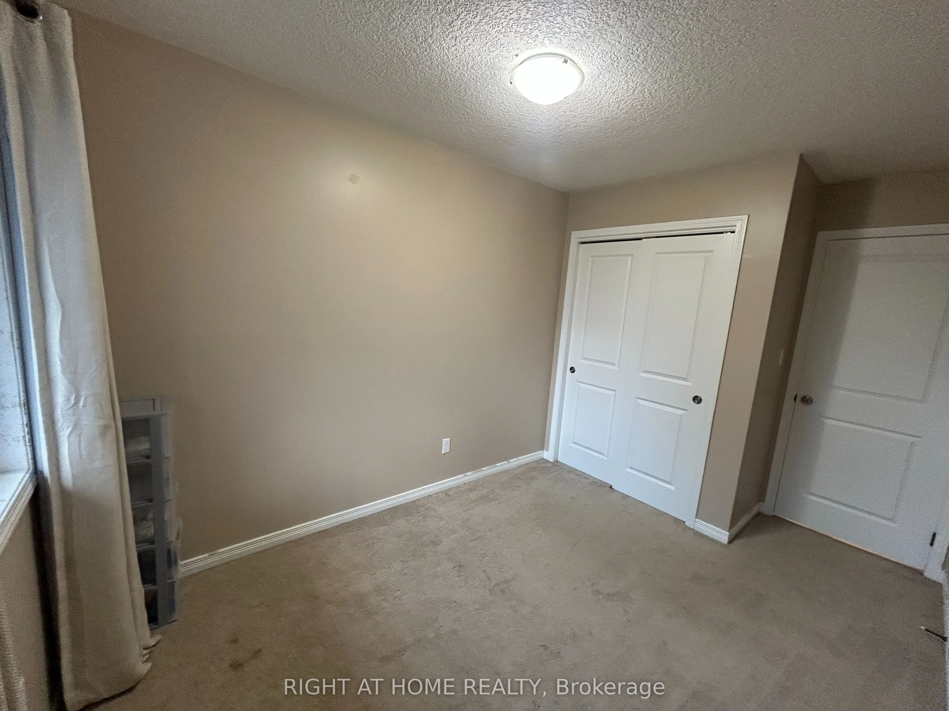972 Zeller Crescent