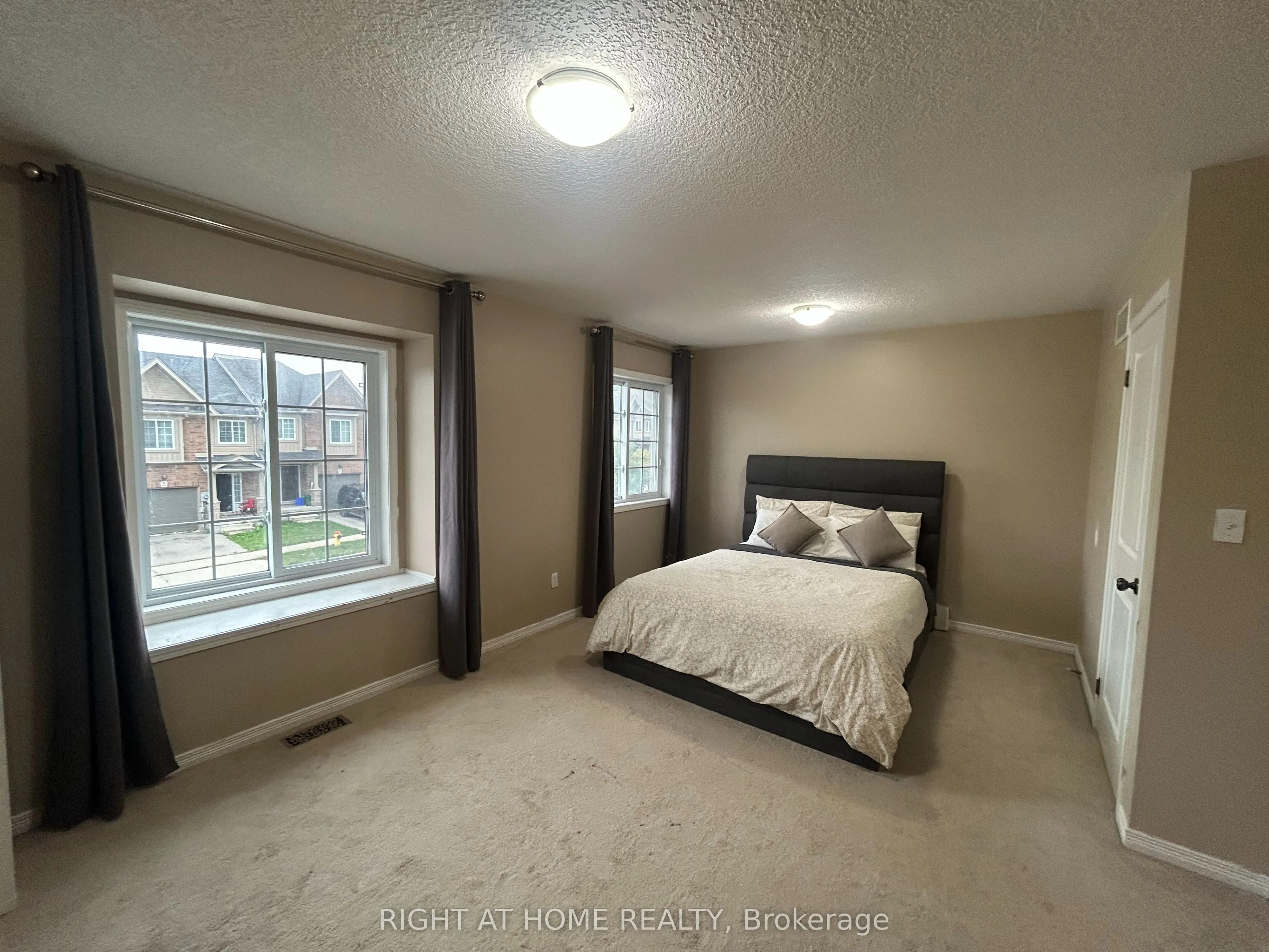 972 Zeller Crescent