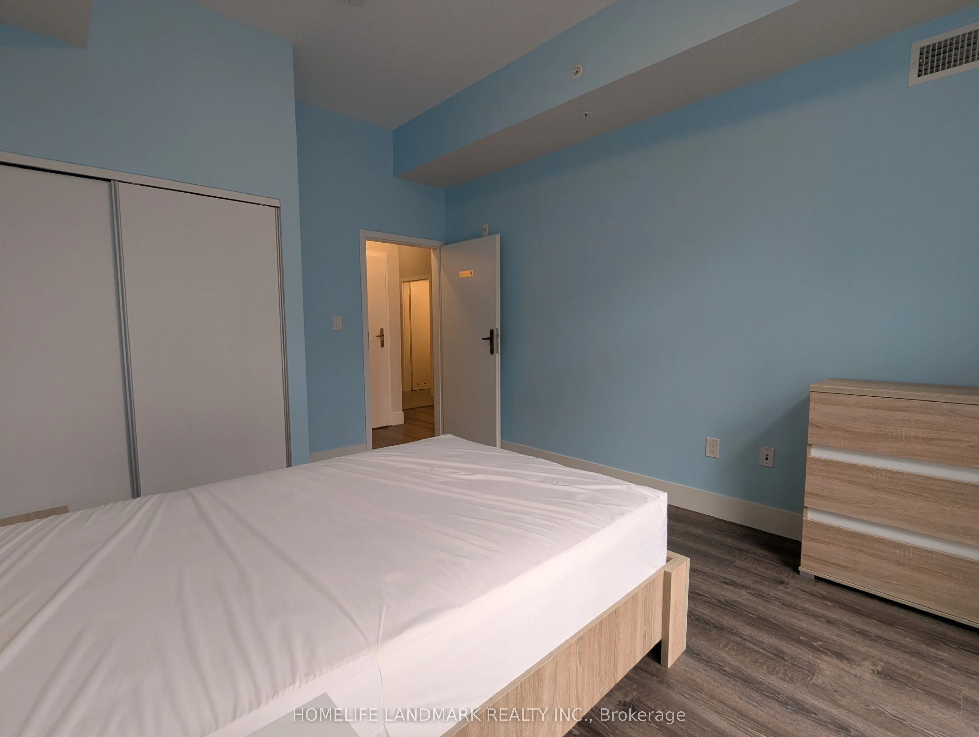 253 Albert Street, #302