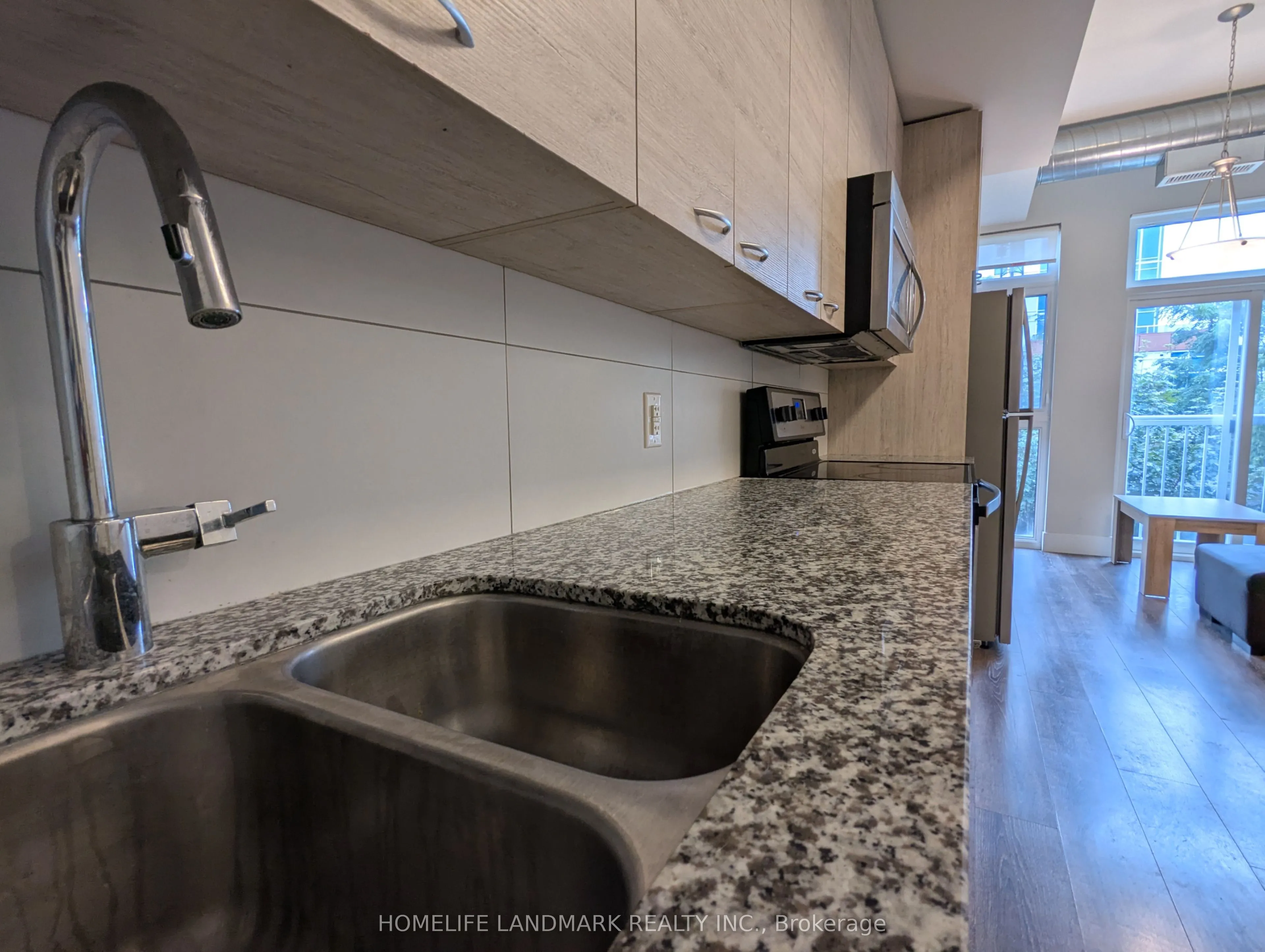 253 Albert Street, #302