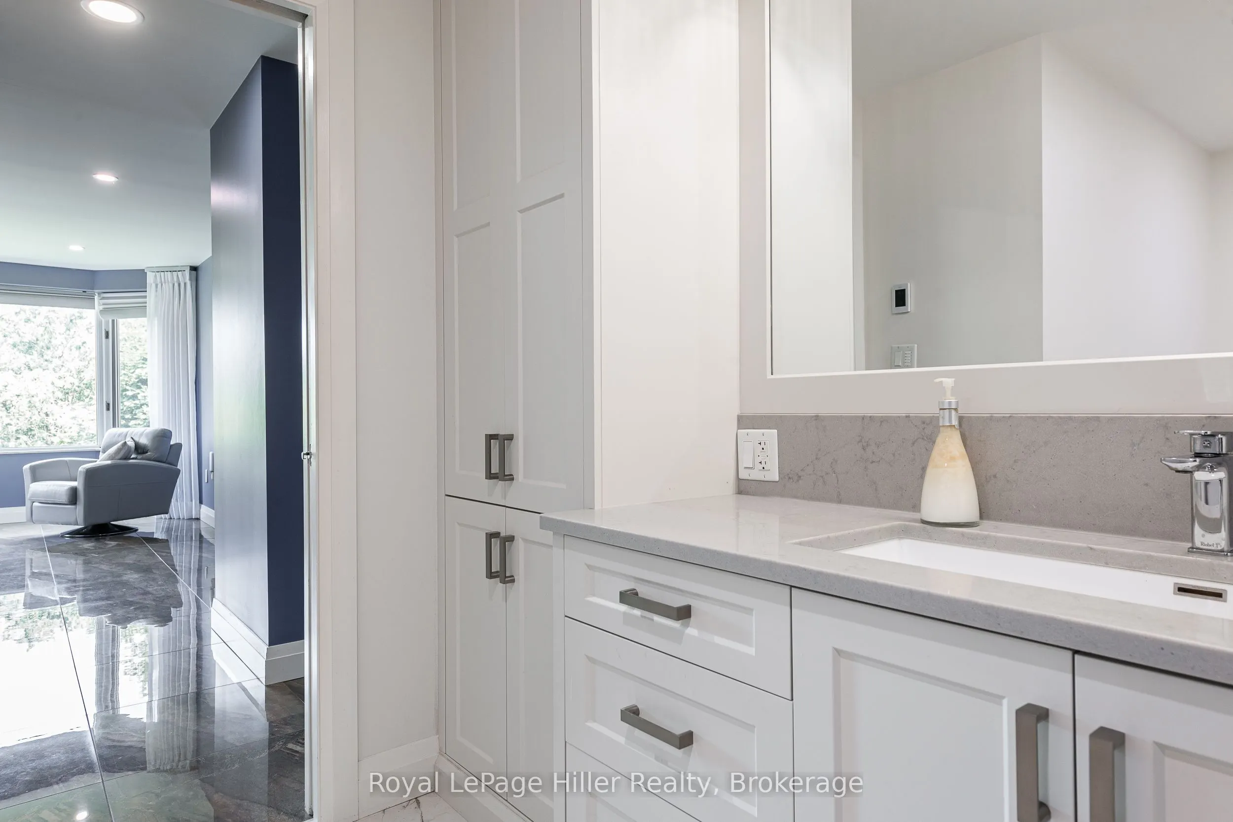 30 FRONT Street, #205