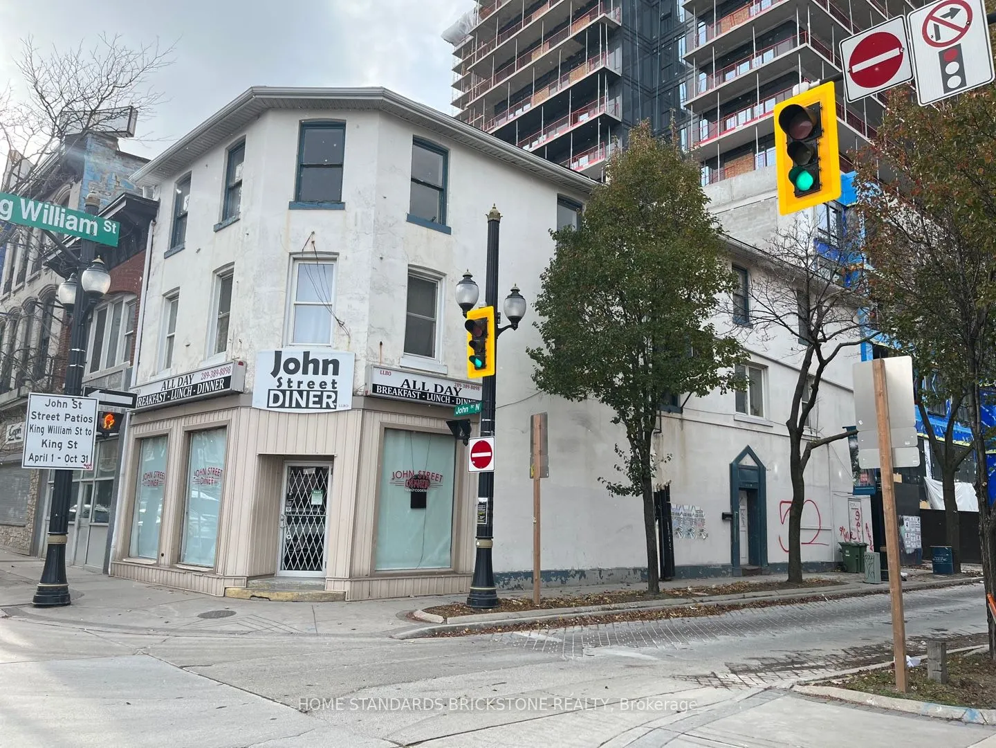 29 John Street N