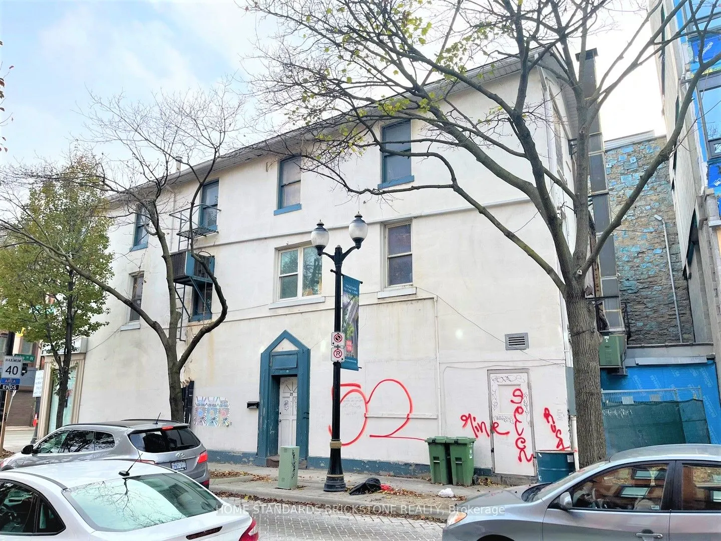 29 John Street N