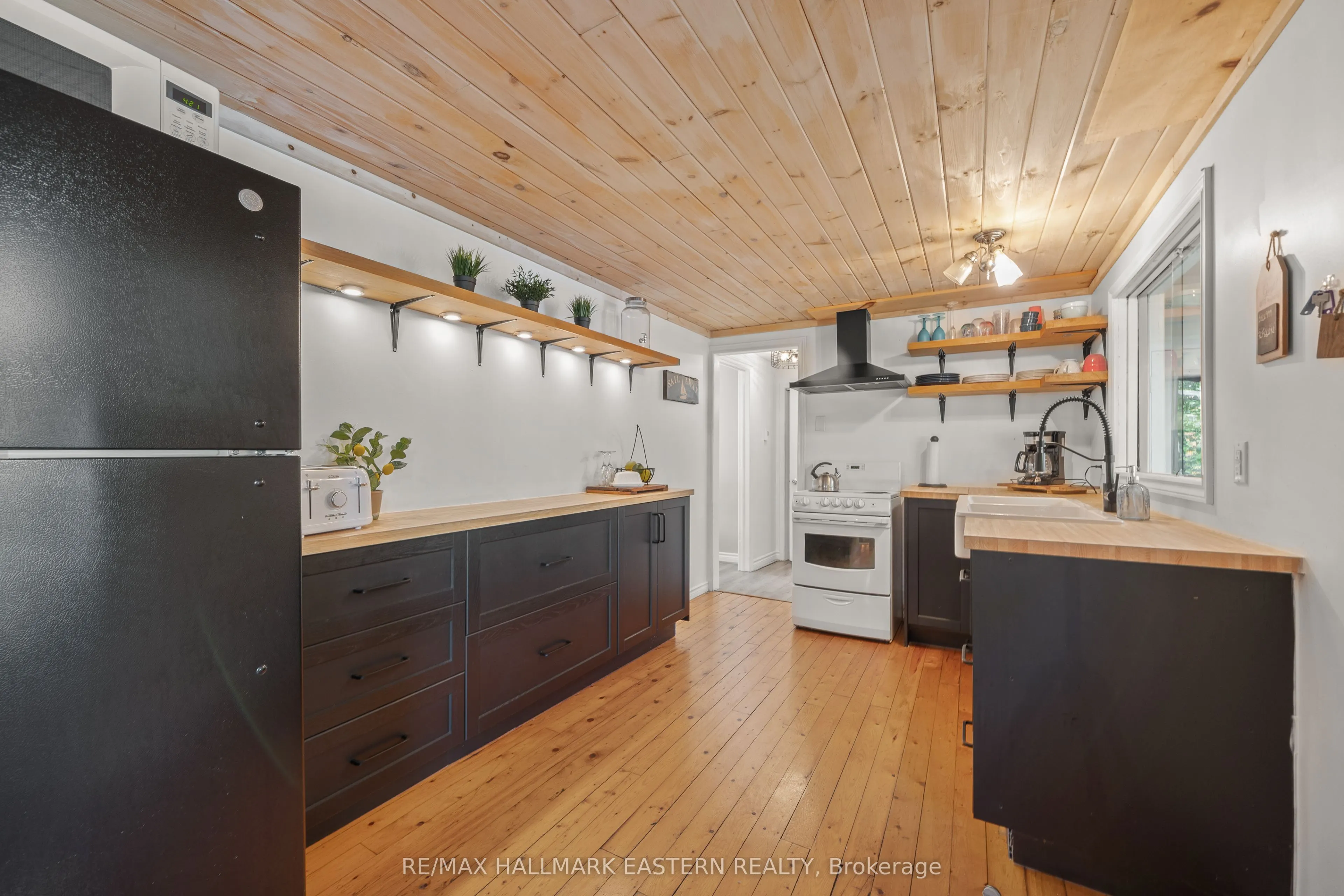 2335 Lakeside Road