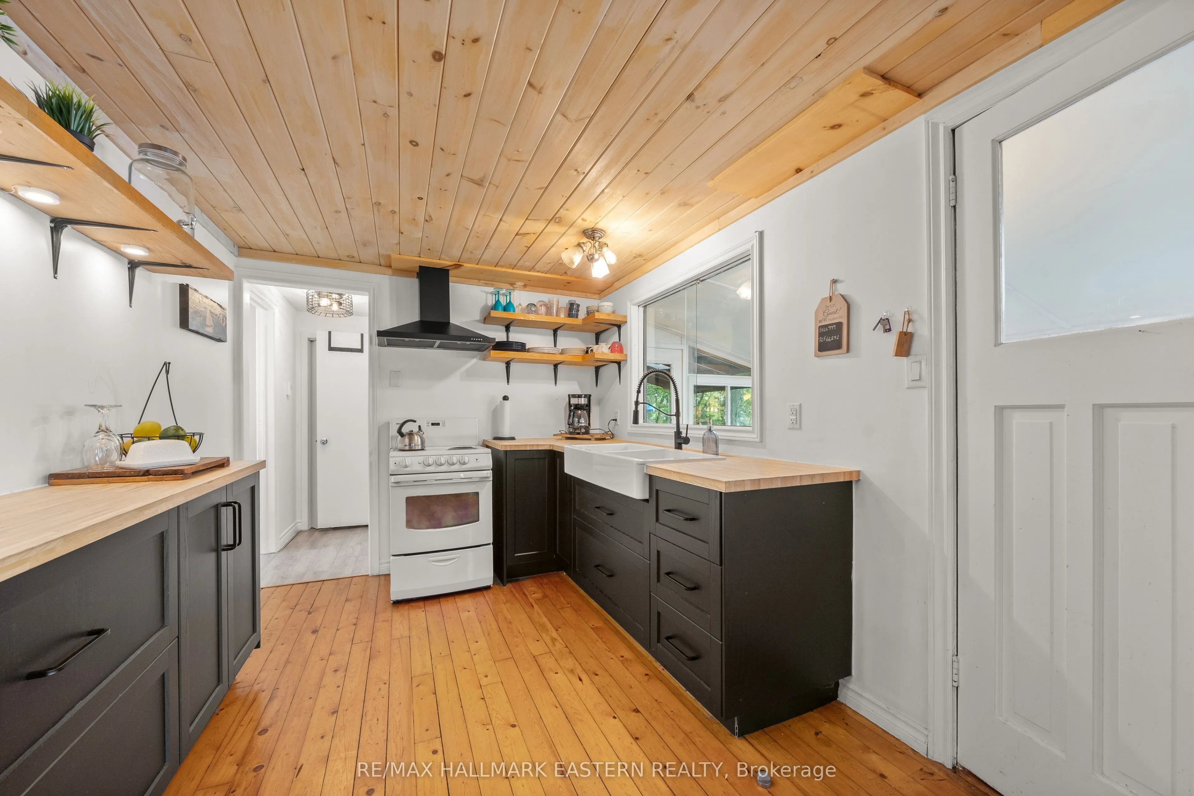 2335 Lakeside Road