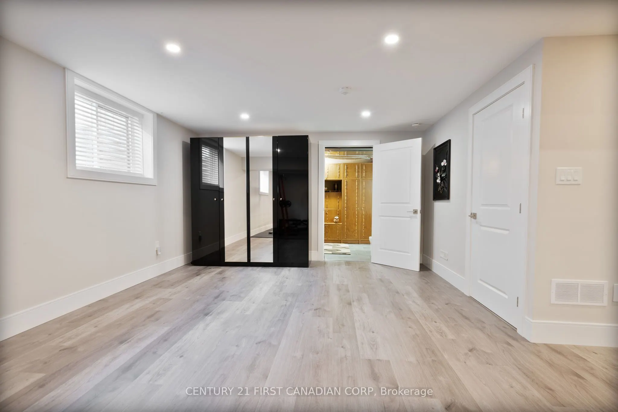 16 Foxborough Place