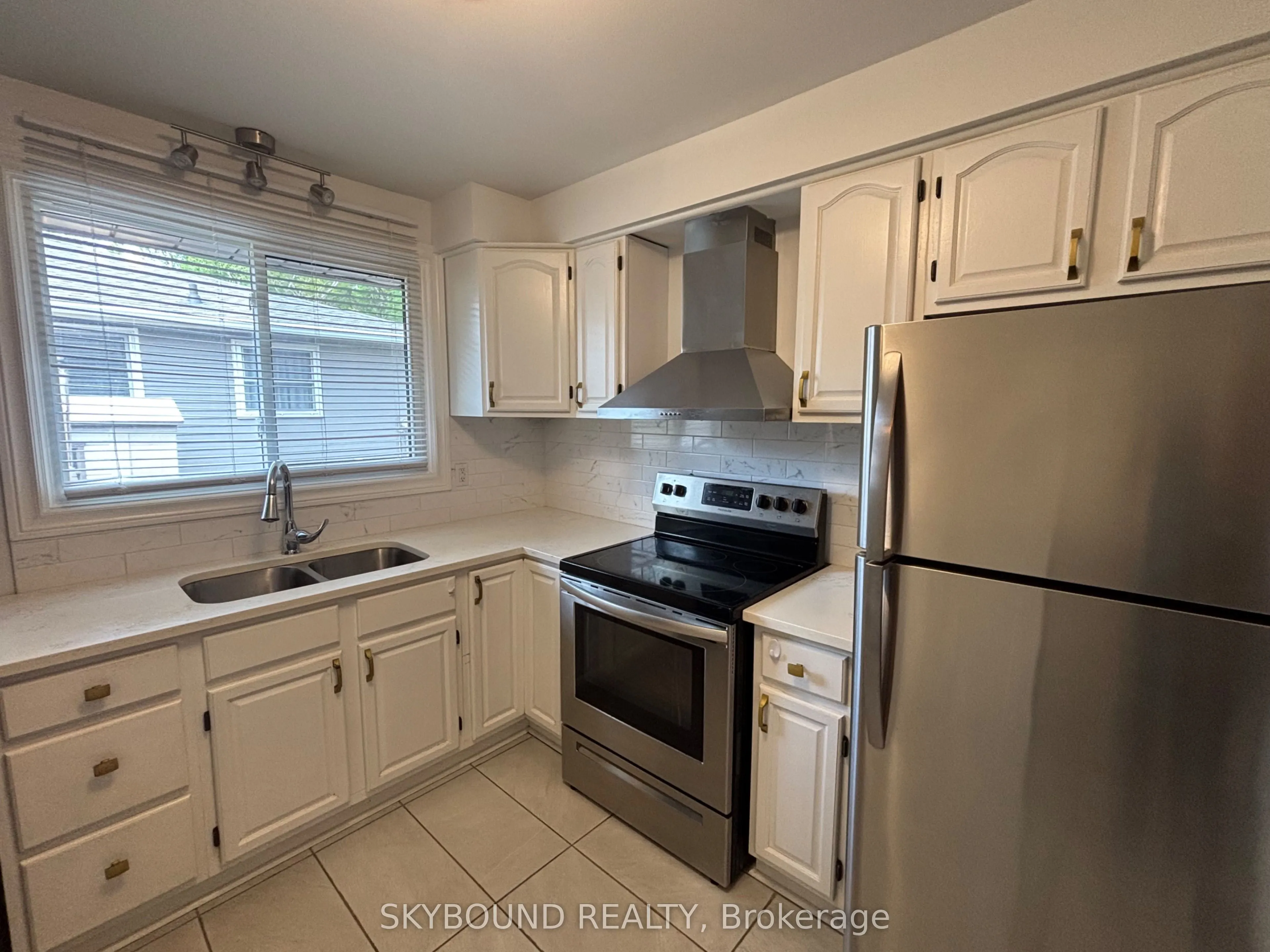 3857 Panama Court, #Upper unit,