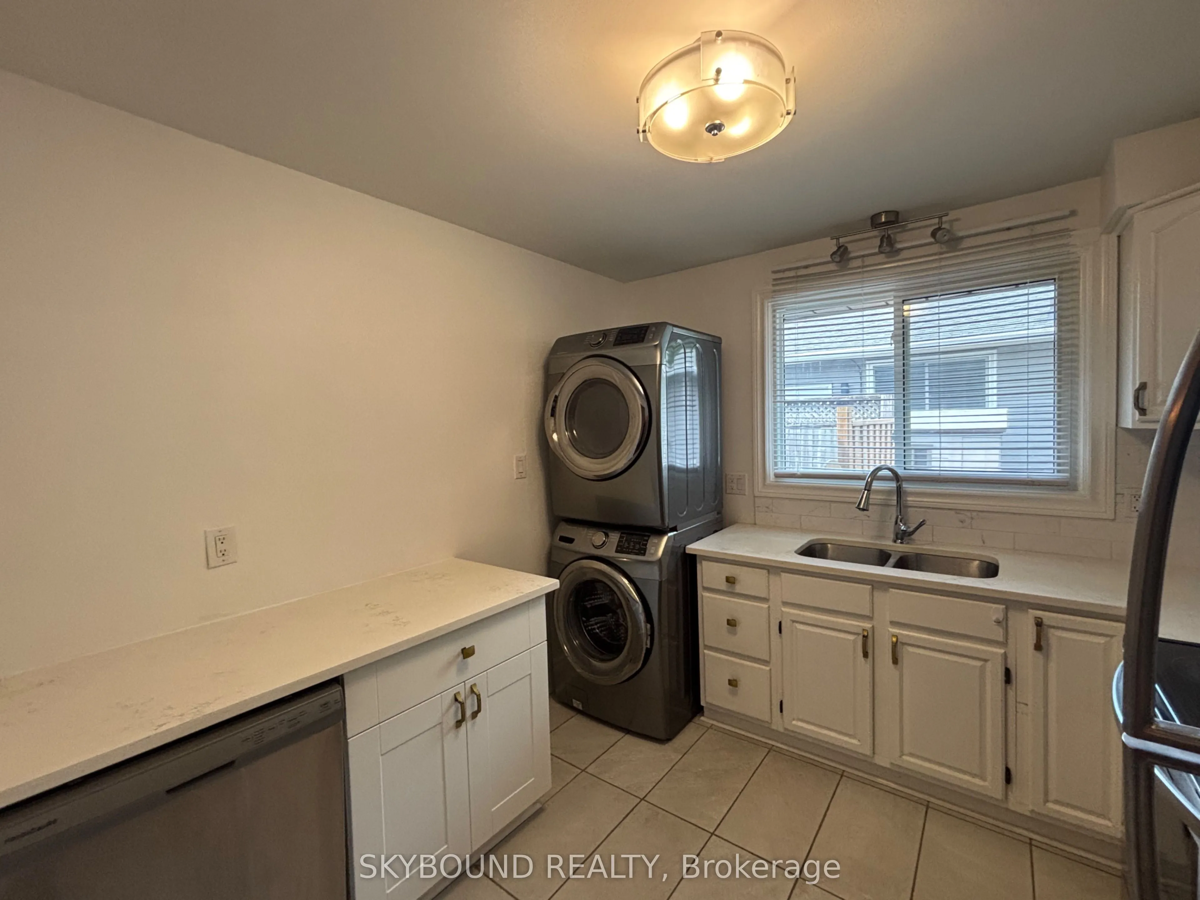 3857 Panama Court, #Upper unit,