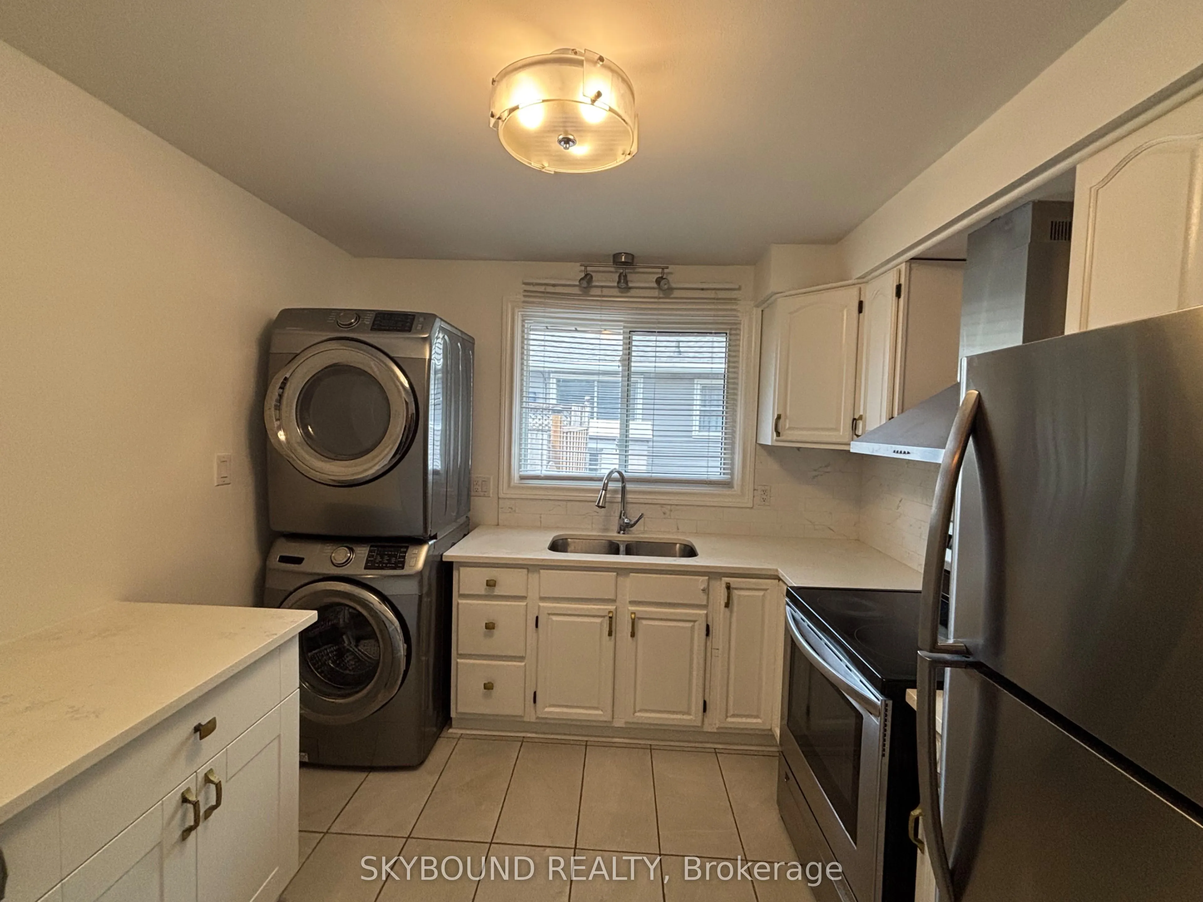 3857 Panama Court, #Upper unit,