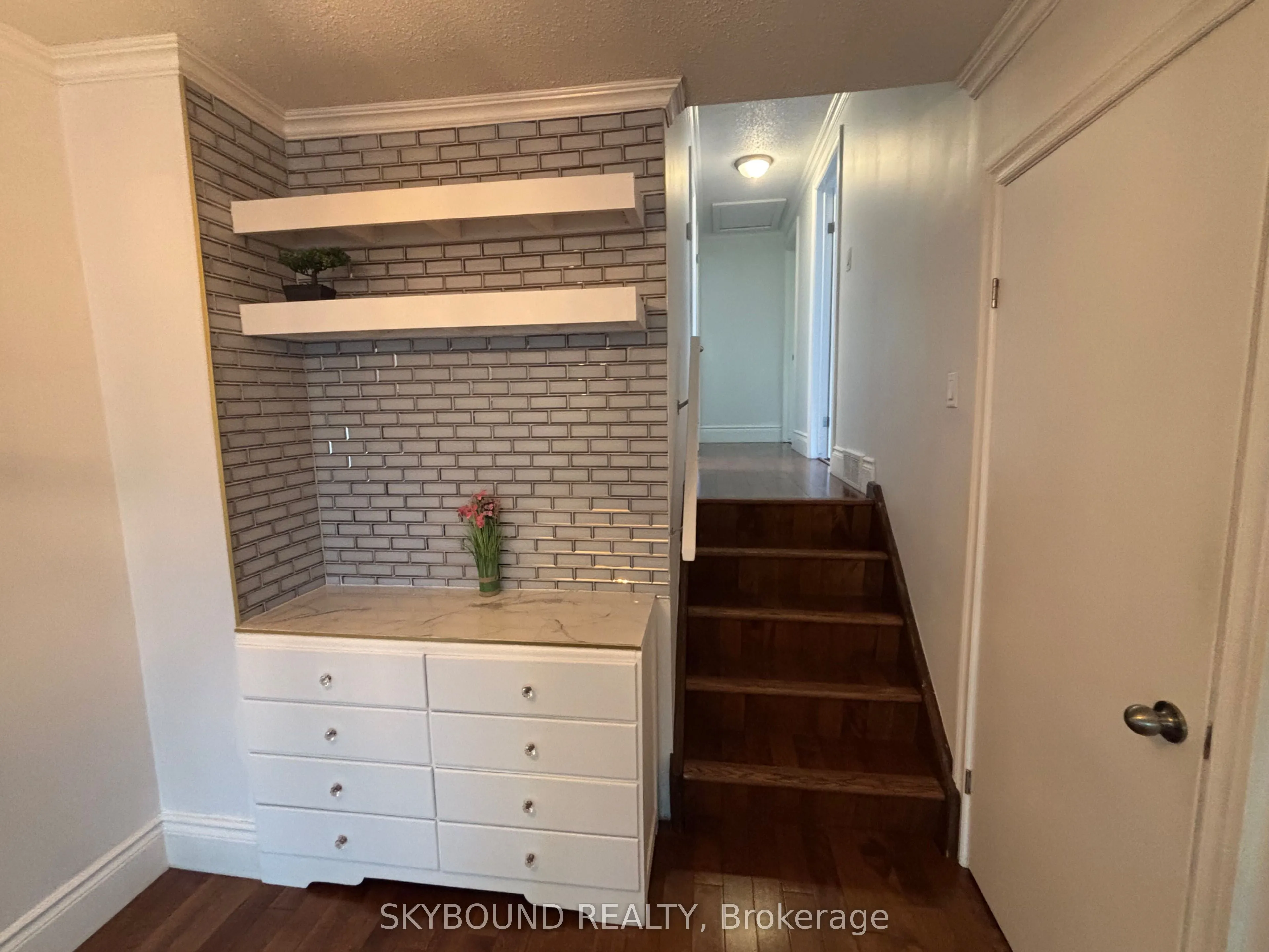 3857 Panama Court, #Upper unit,