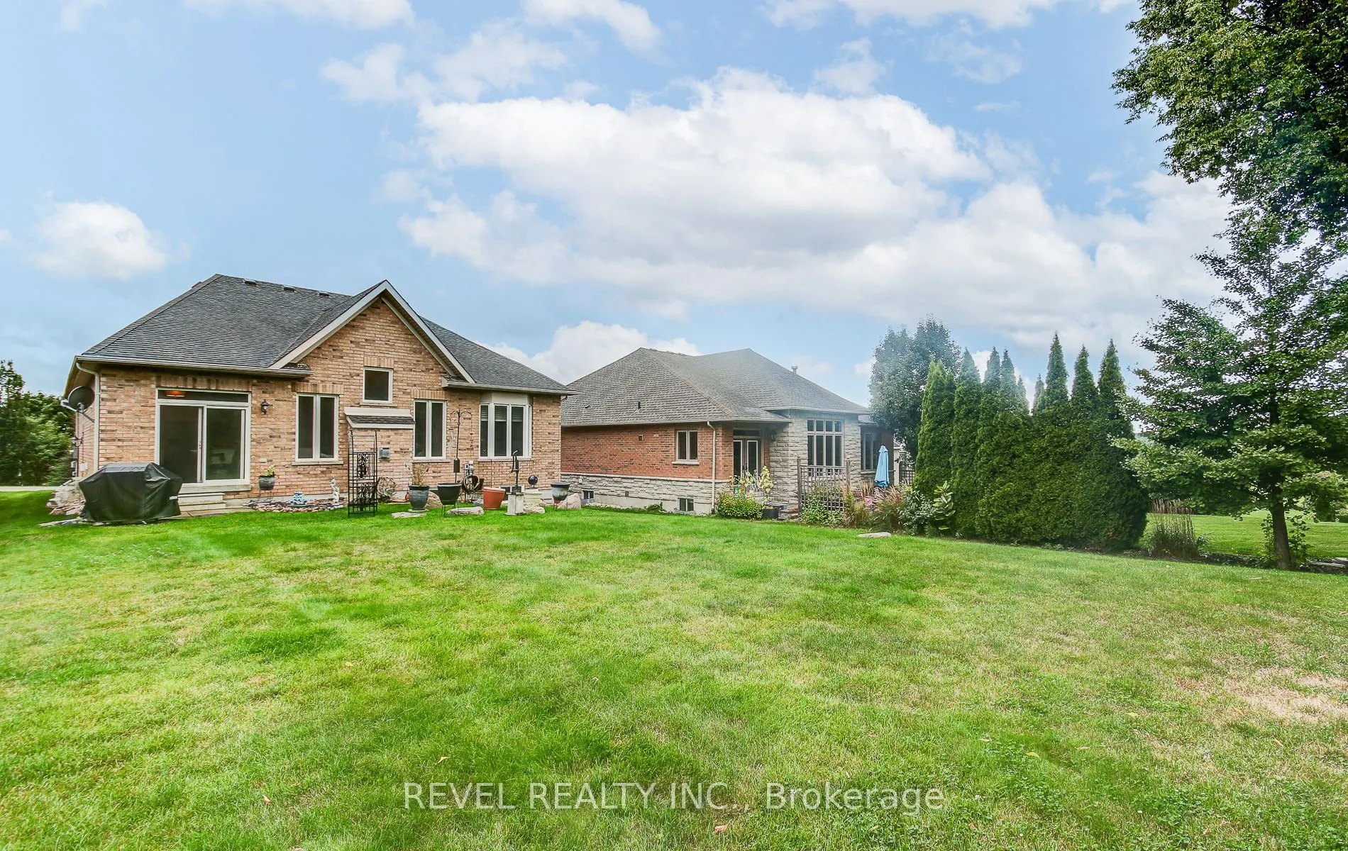 126 Aberfoyle Mill Crescent