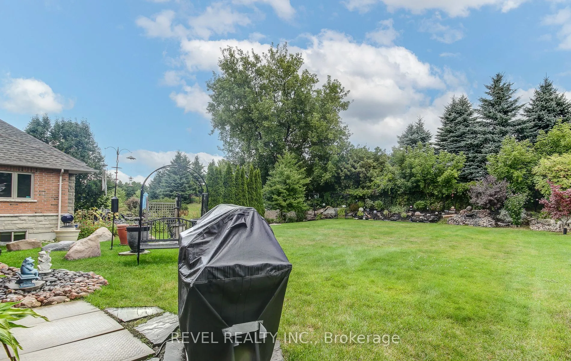 126 Aberfoyle Mill Crescent