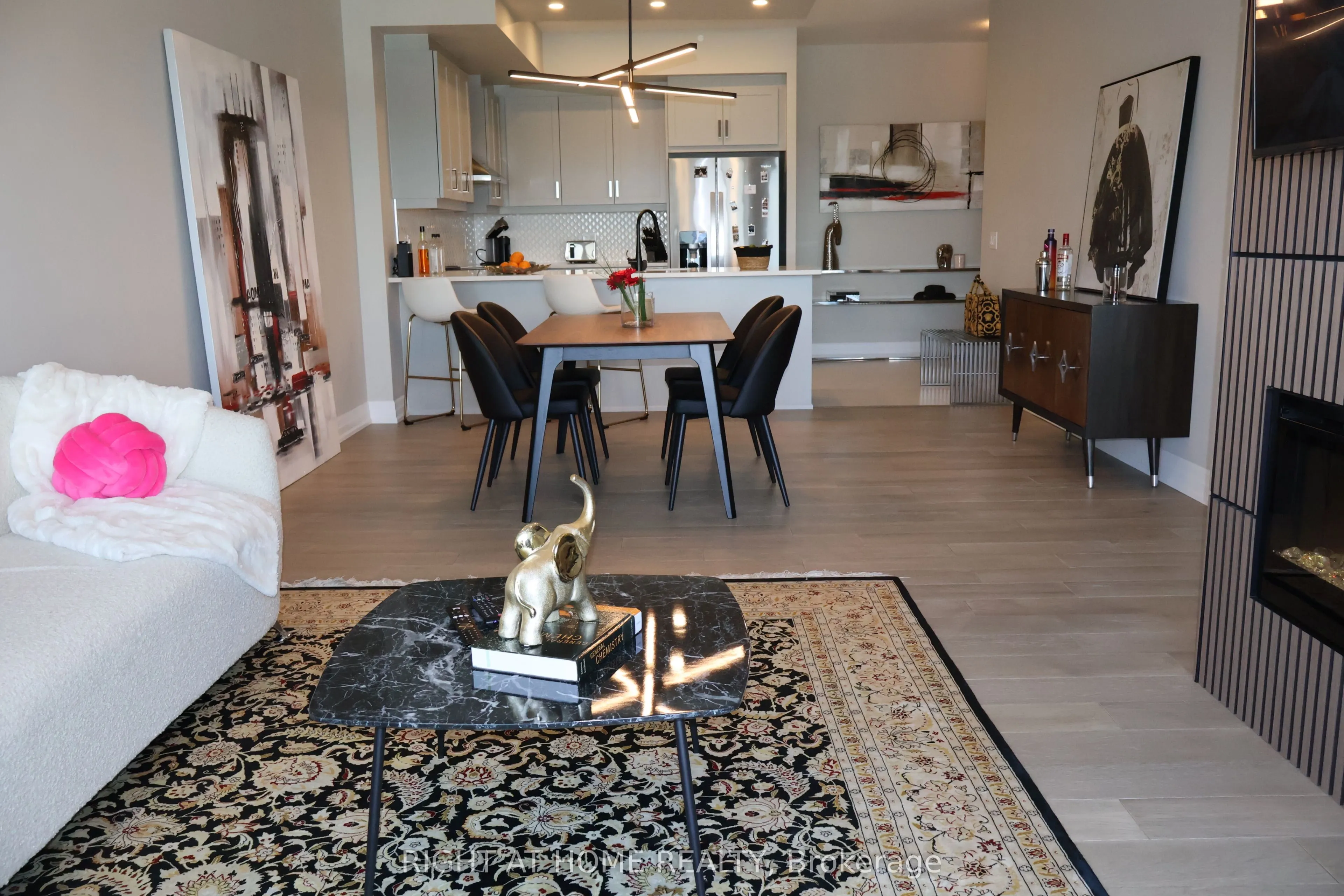 1880 Gordon Street, #1006