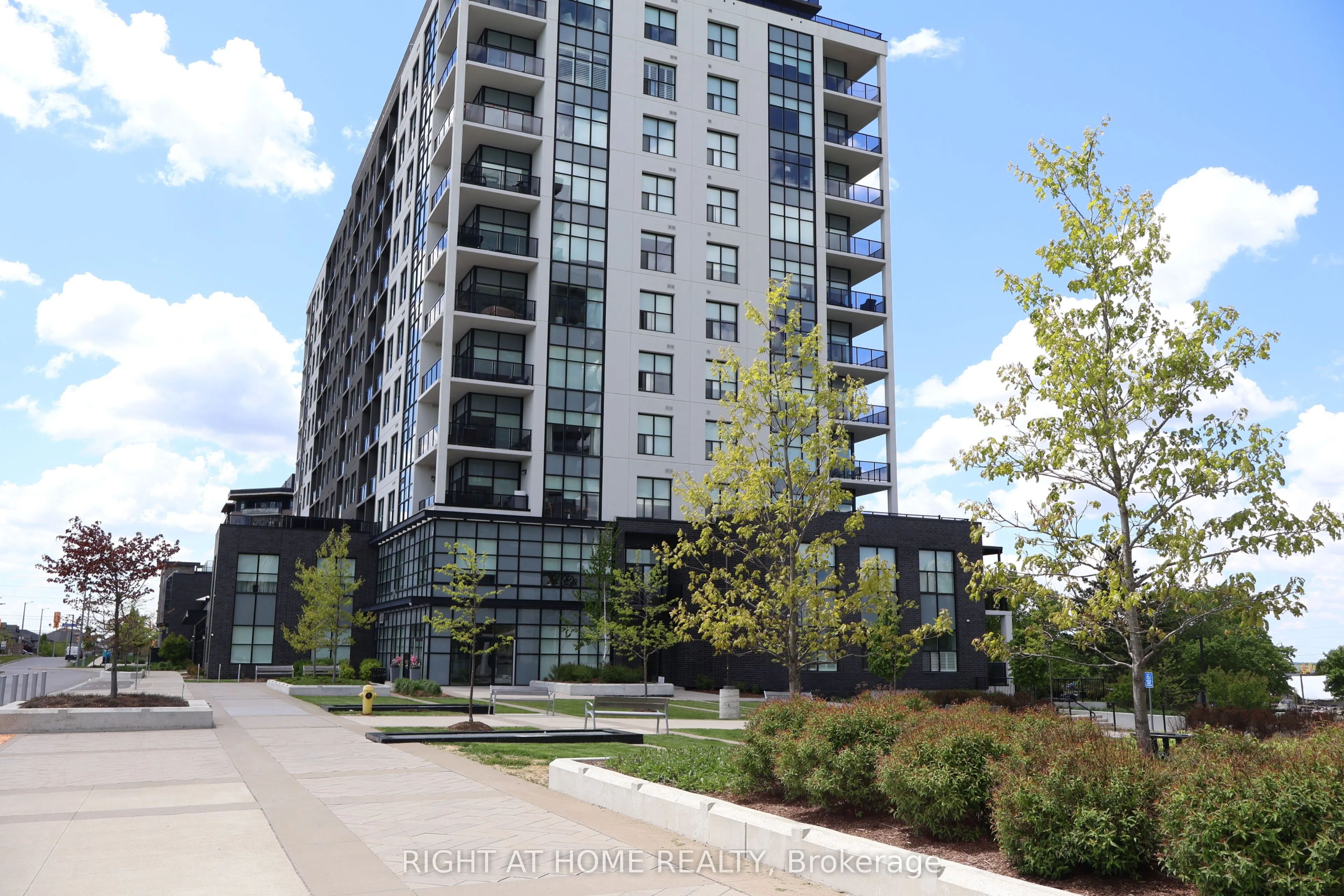 1880 Gordon Street, #1006
