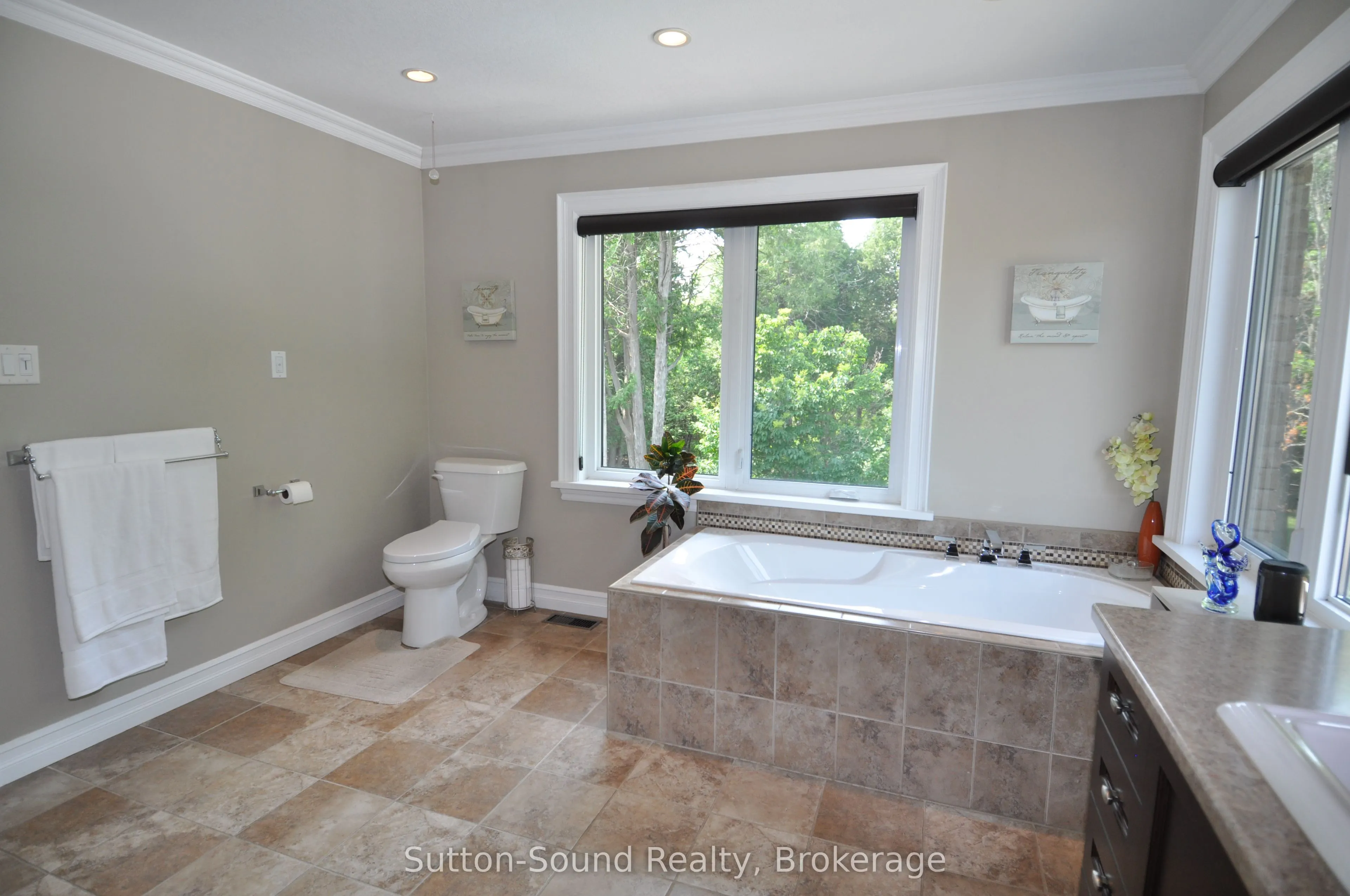318760 Grey Road 1 Road