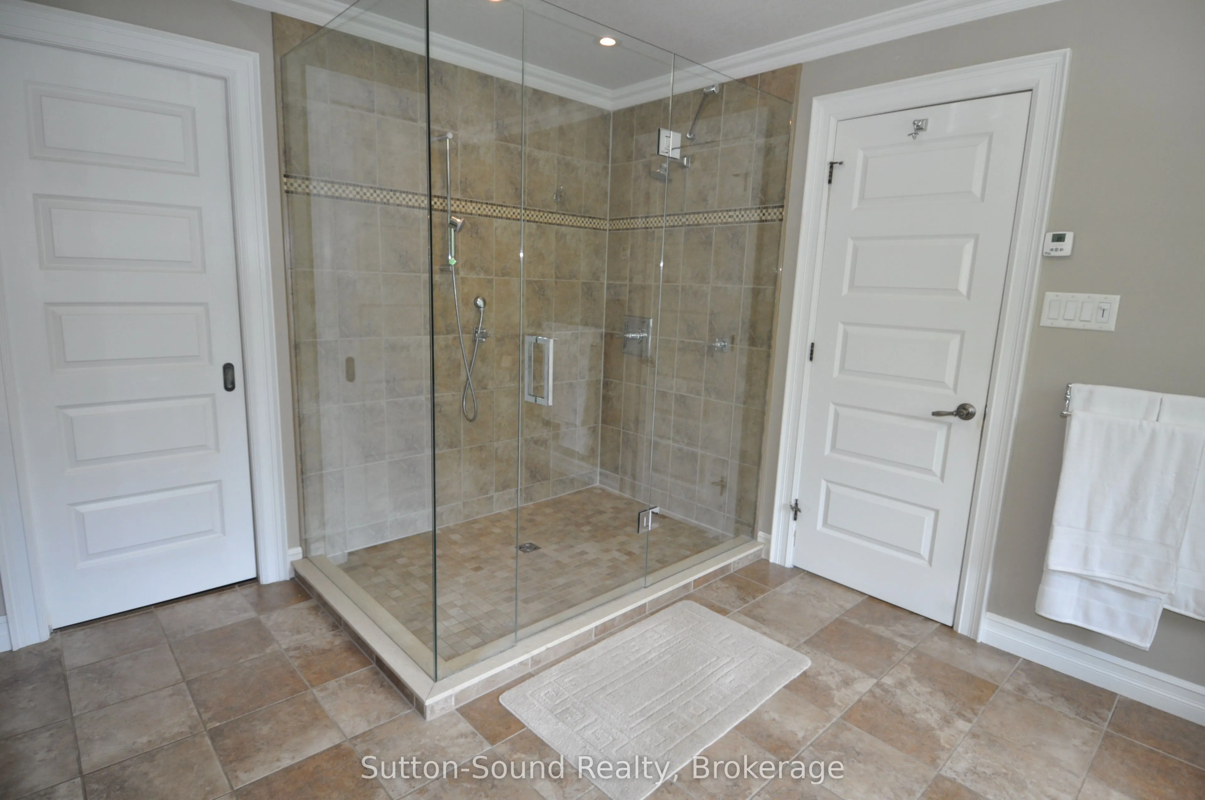 318760 Grey Road 1 Road
