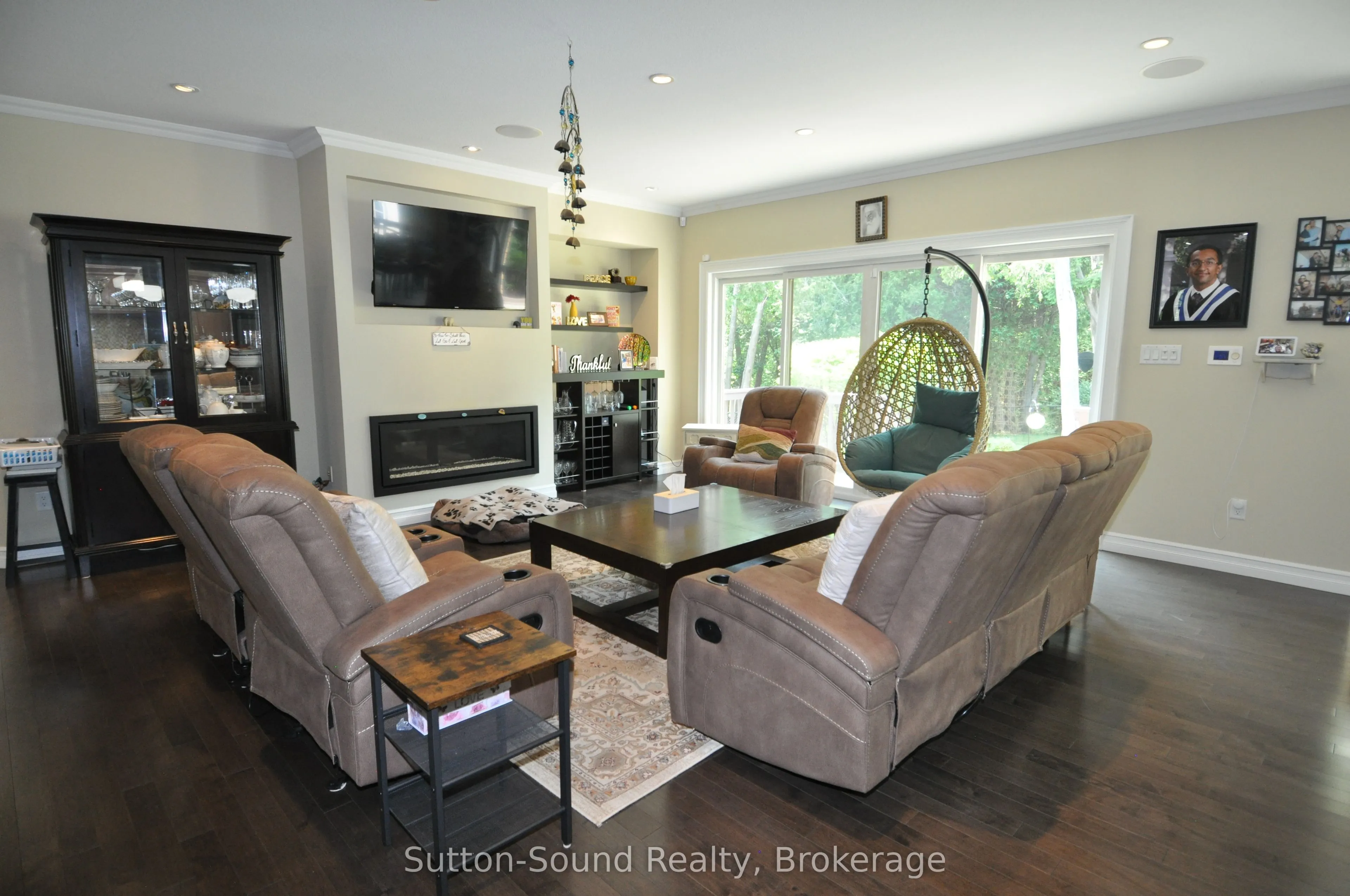 318760 Grey Road 1 Road