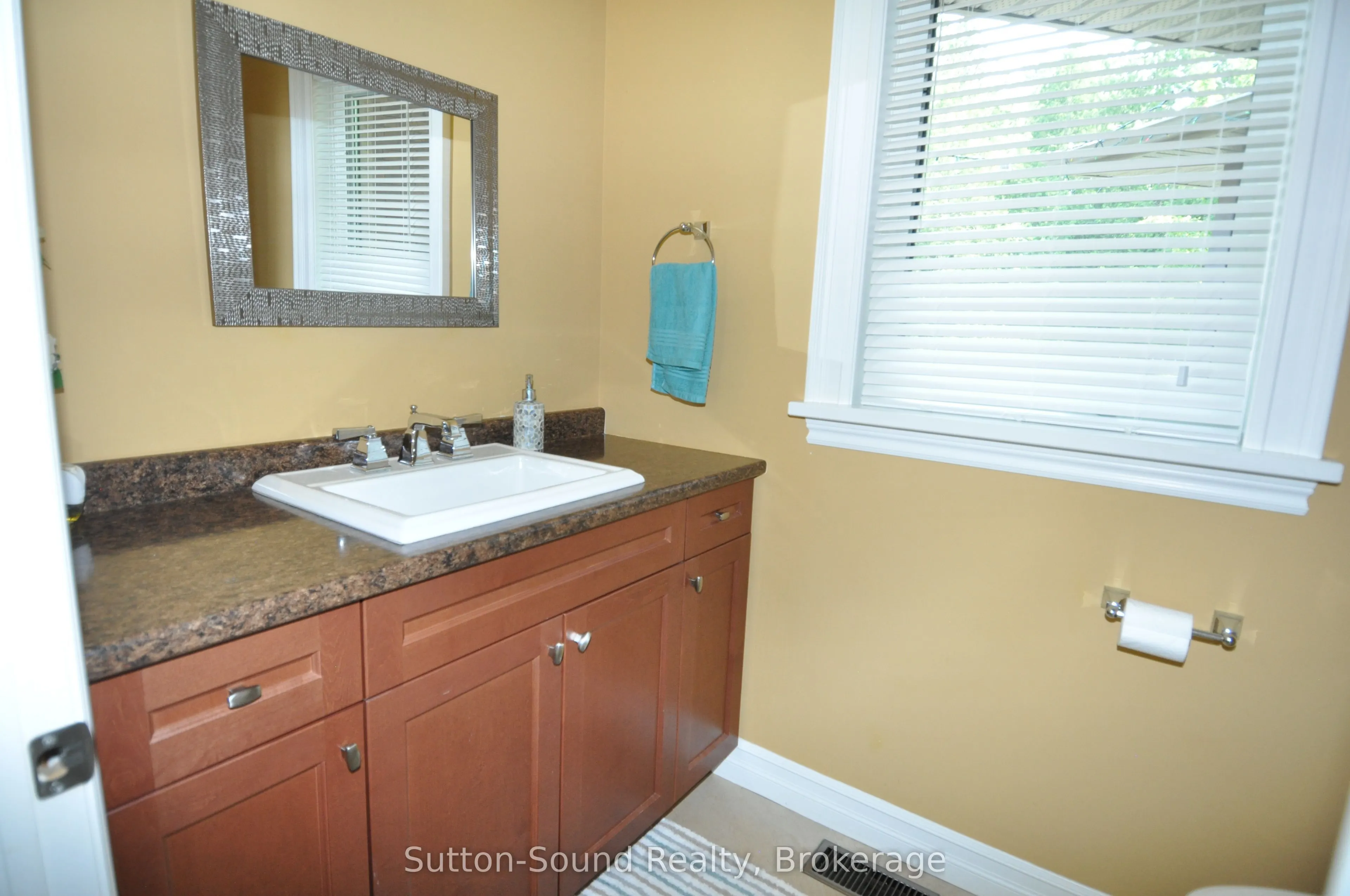 318760 Grey Road 1 Road