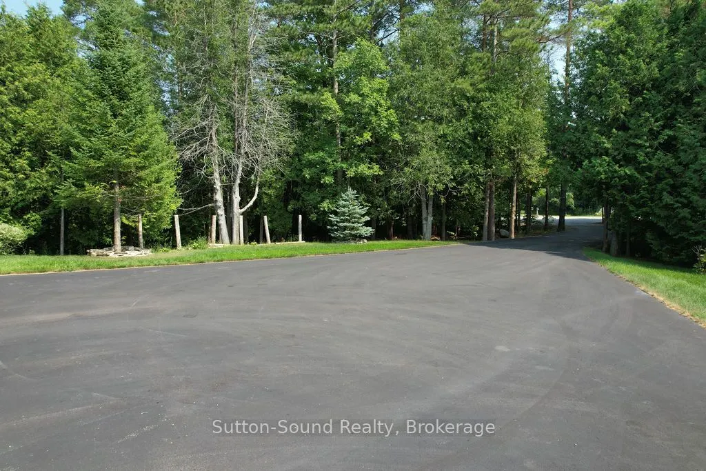 318760 Grey Road 1 Road