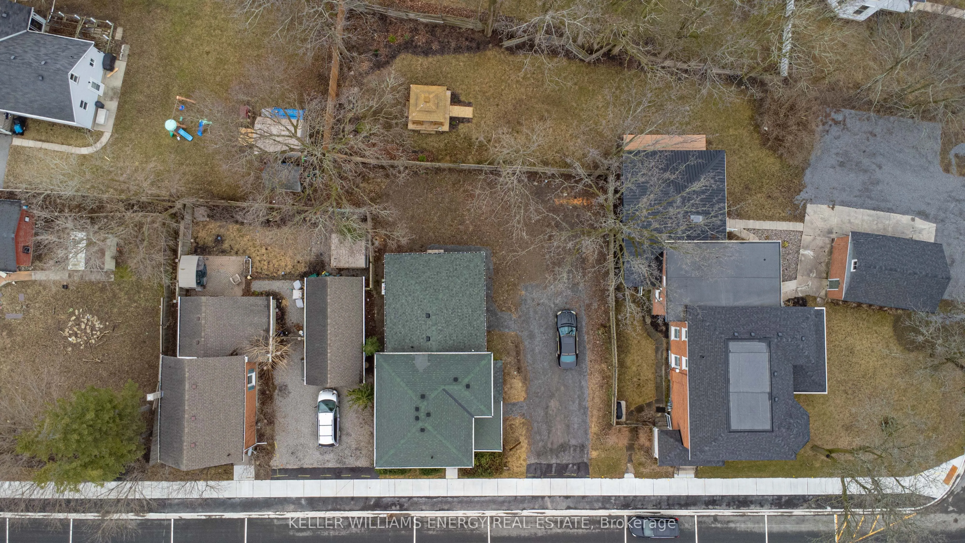 368 Picton Main Street N