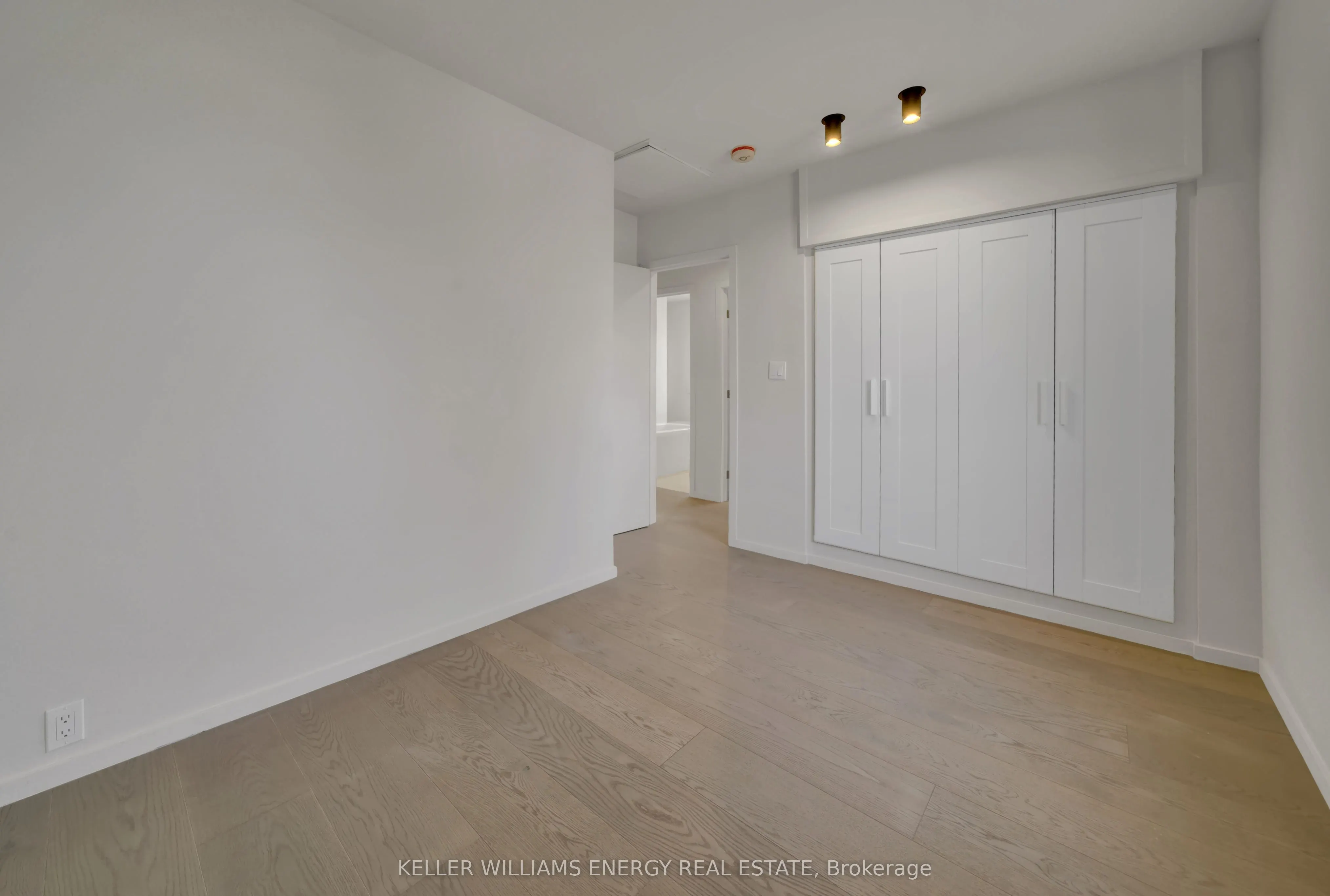 368 Picton Main Street N