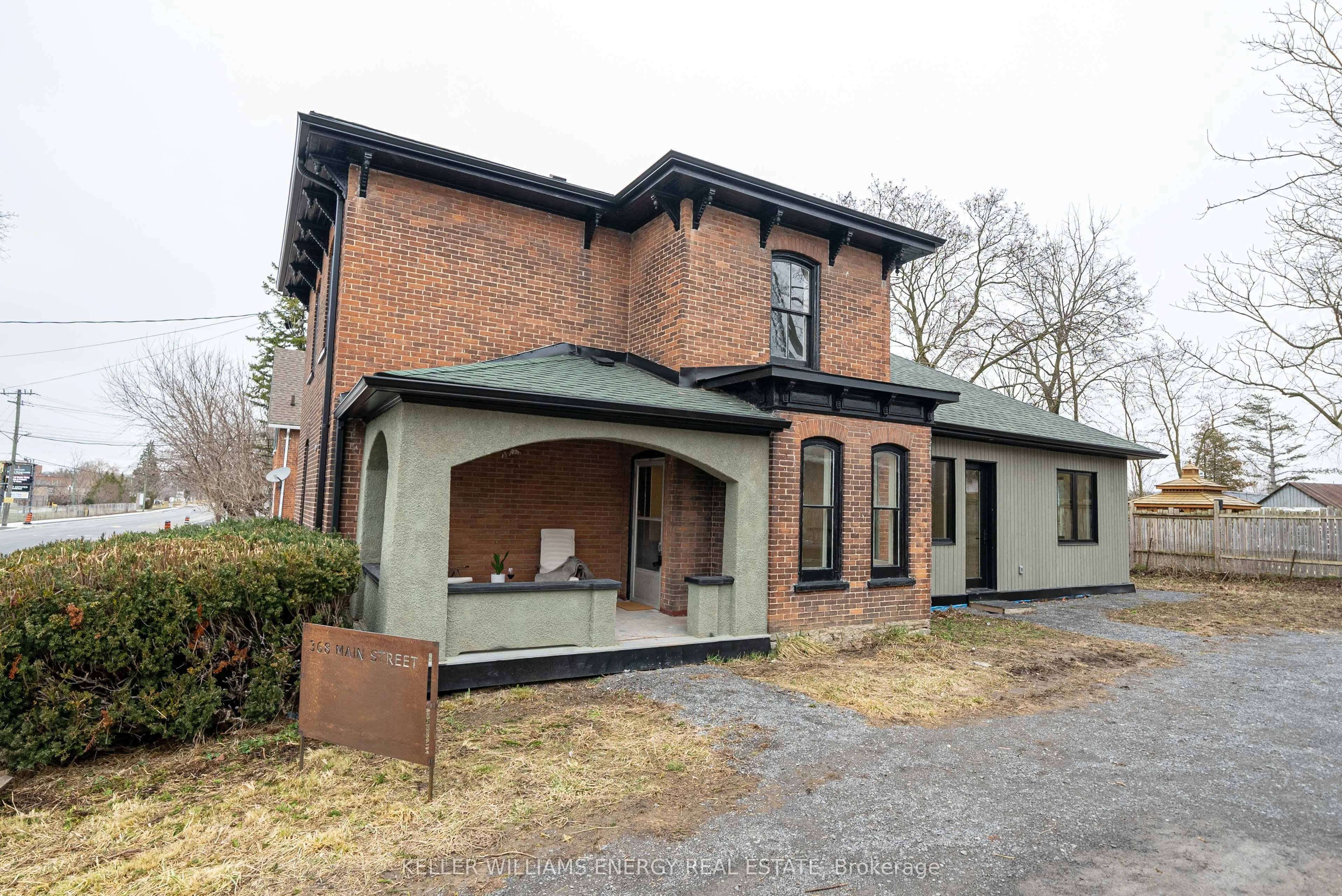 368 Picton Main Street N
