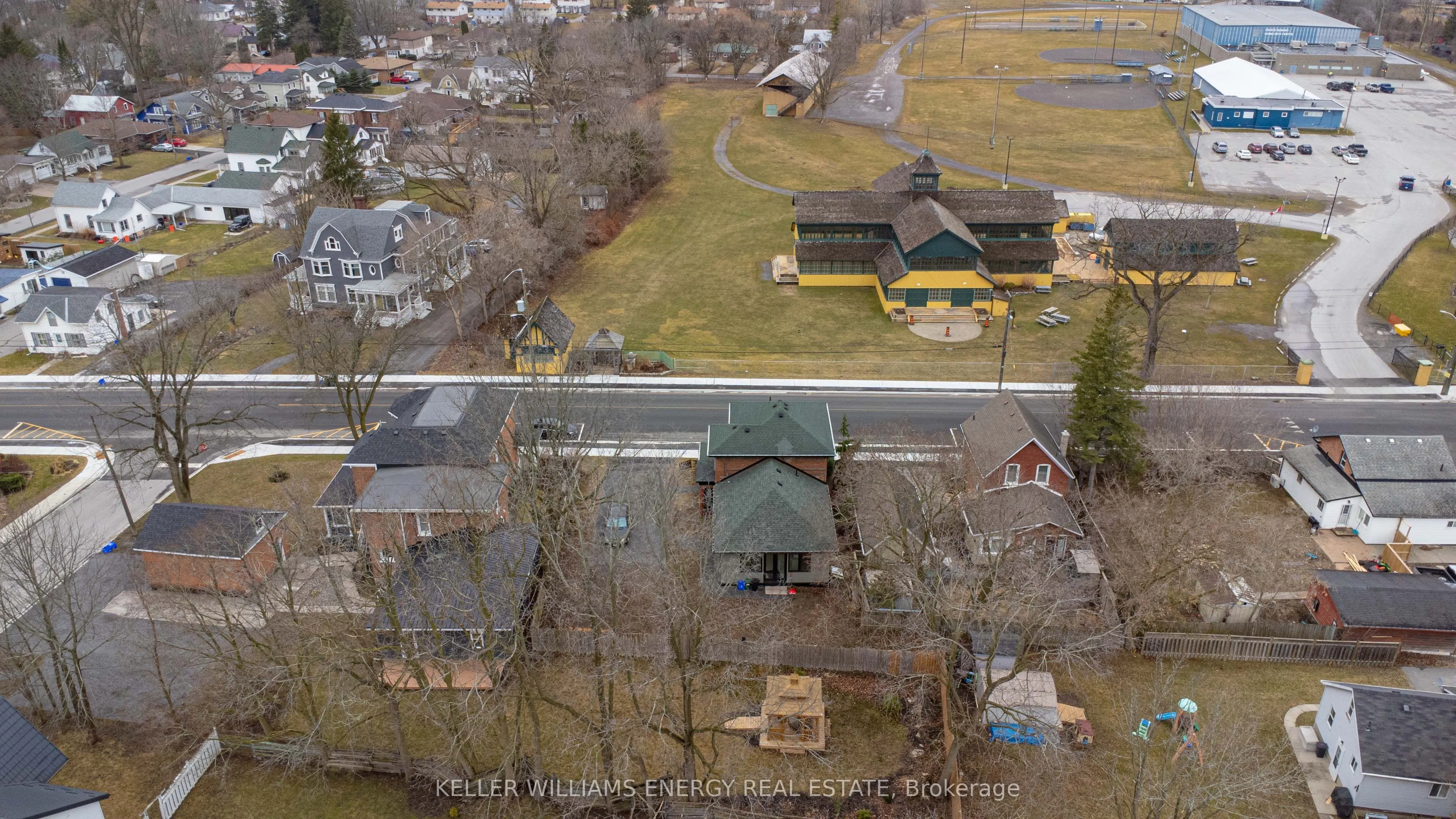368 Picton Main Street N