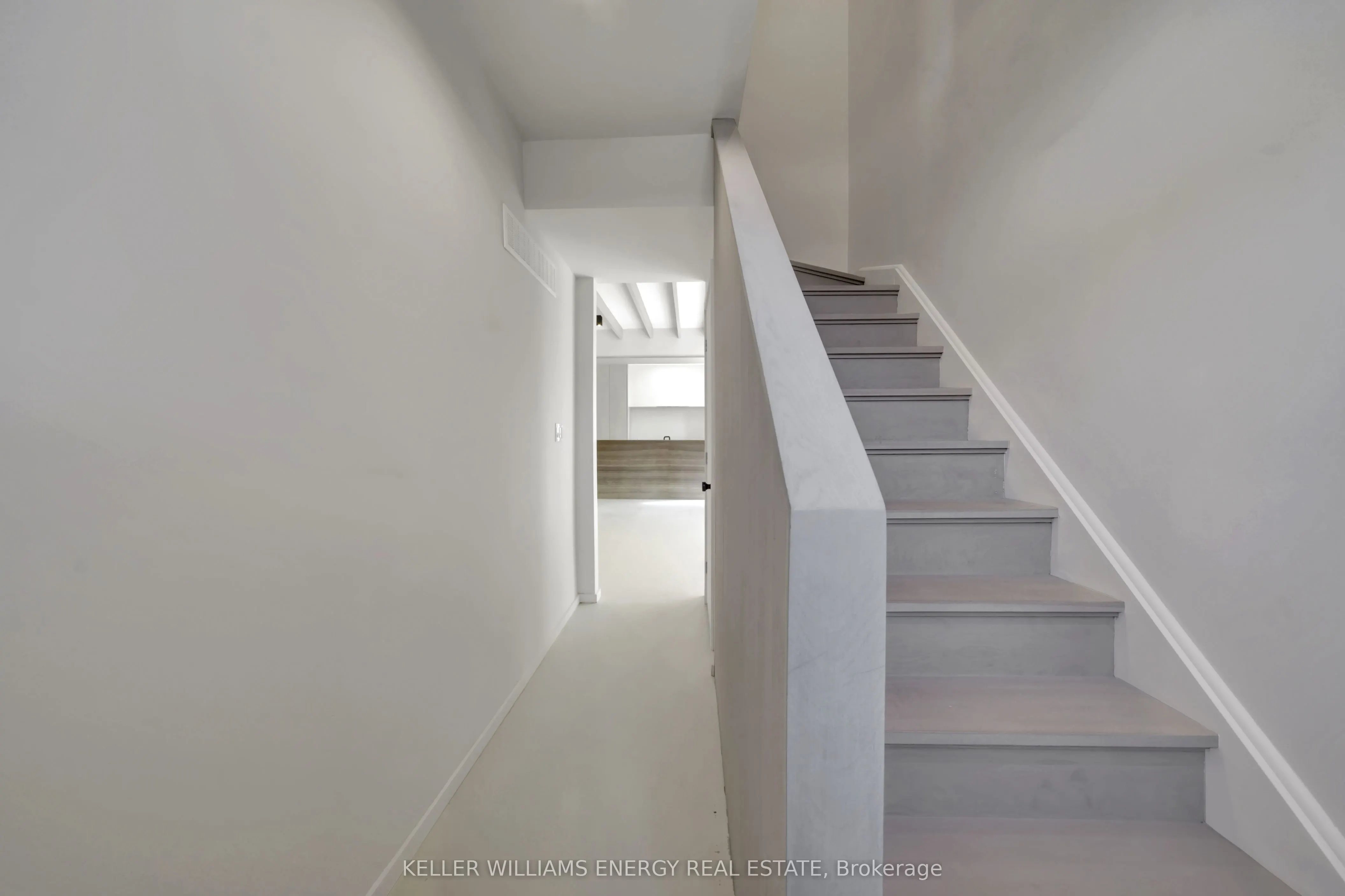 368 Picton Main Street N