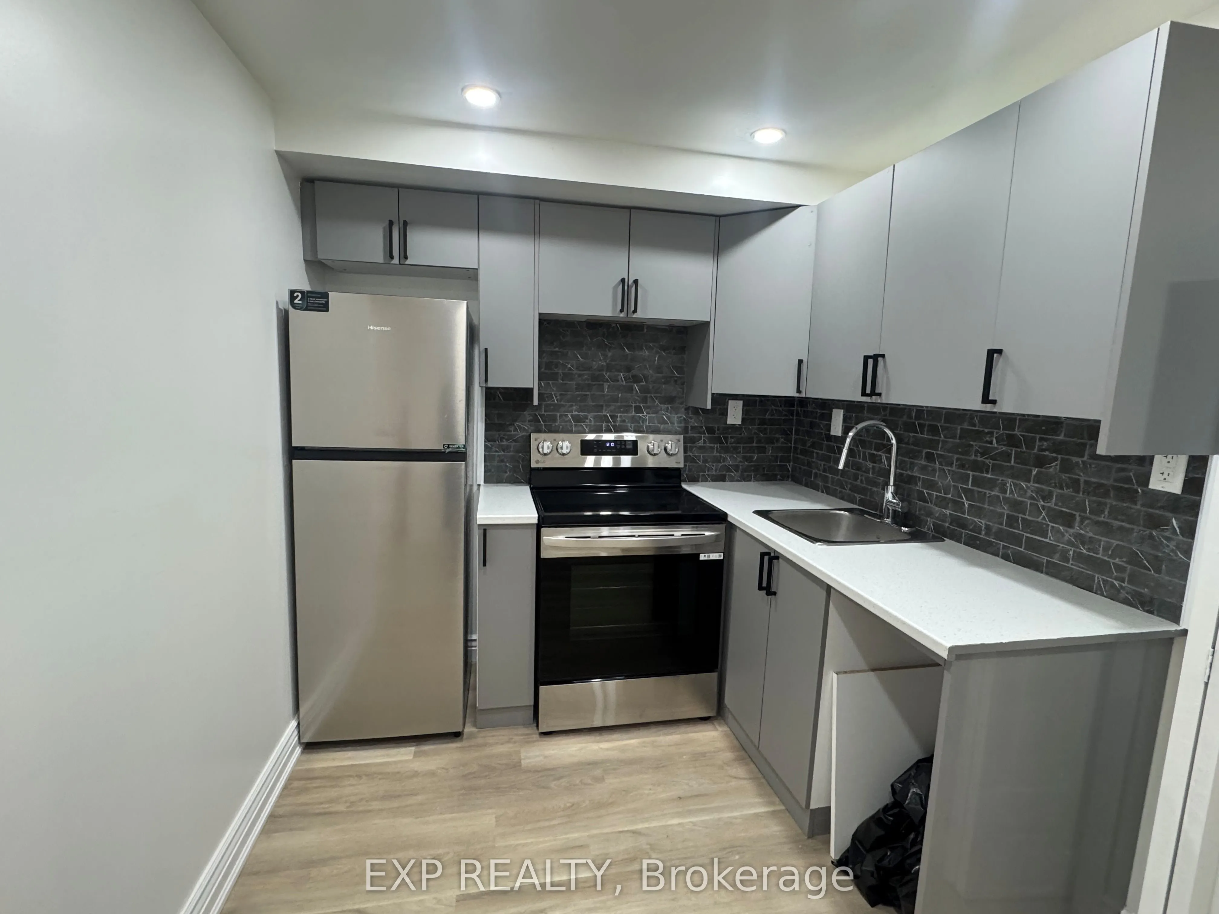 199 PORT Crescent, #LOWER