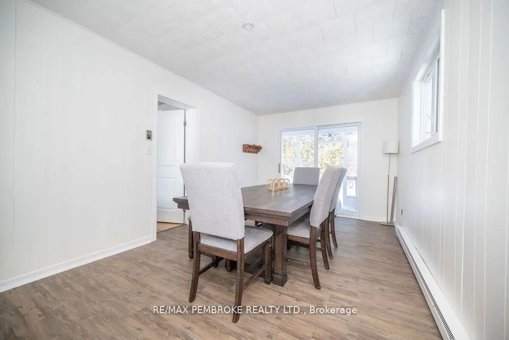 13 Highland Crescent