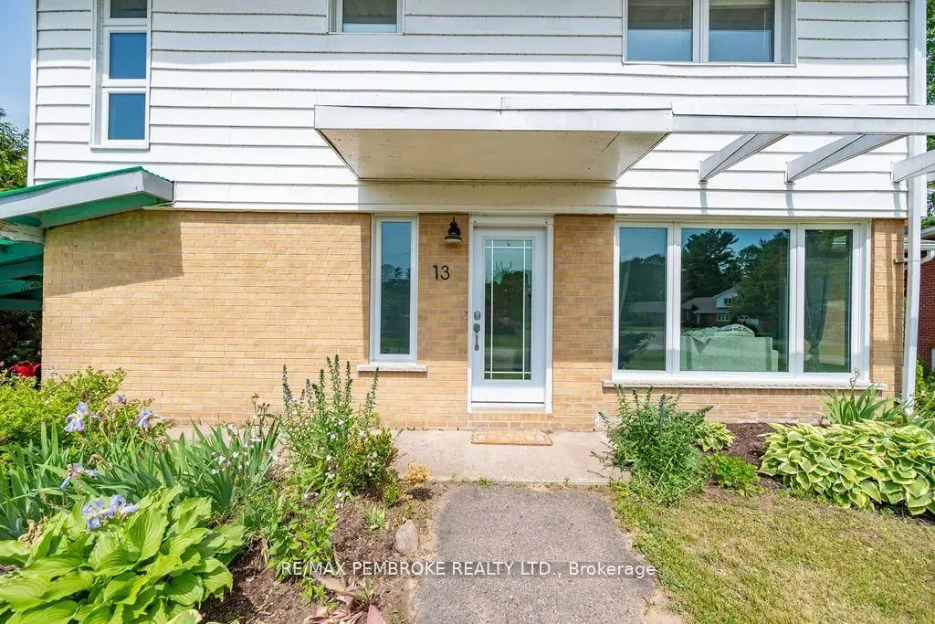 13 Highland Crescent