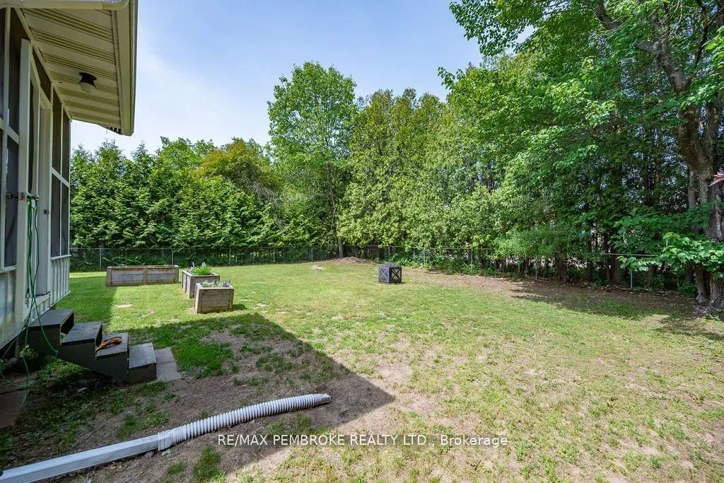 13 Highland Crescent