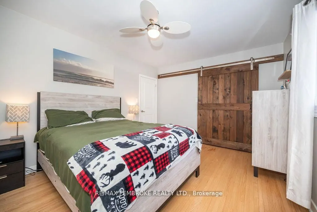 13 Highland Crescent