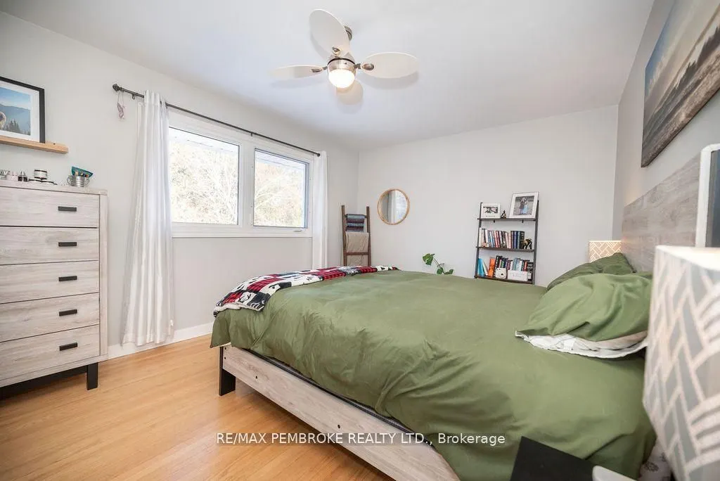 13 Highland Crescent