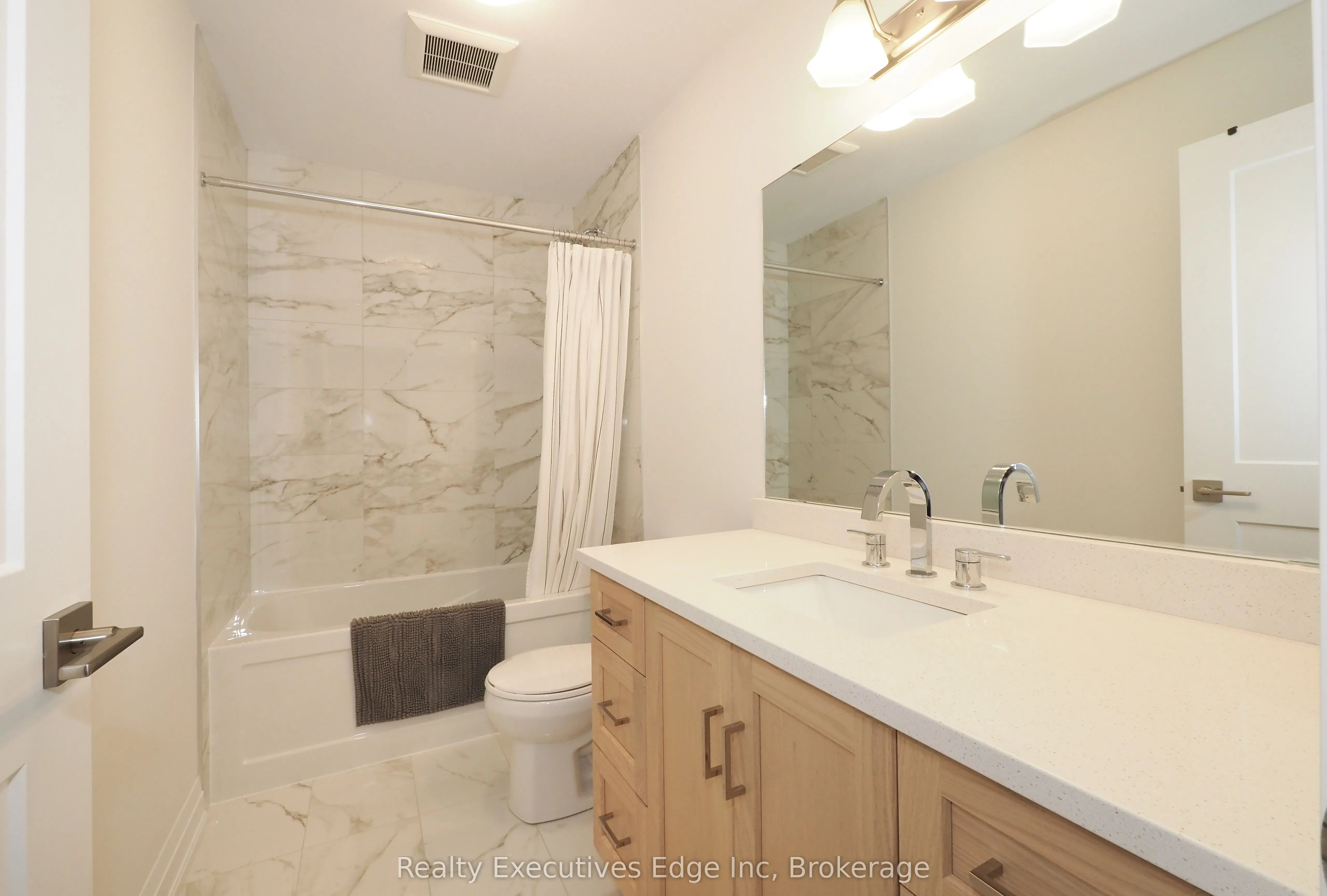 675 Victoria Road N, #16