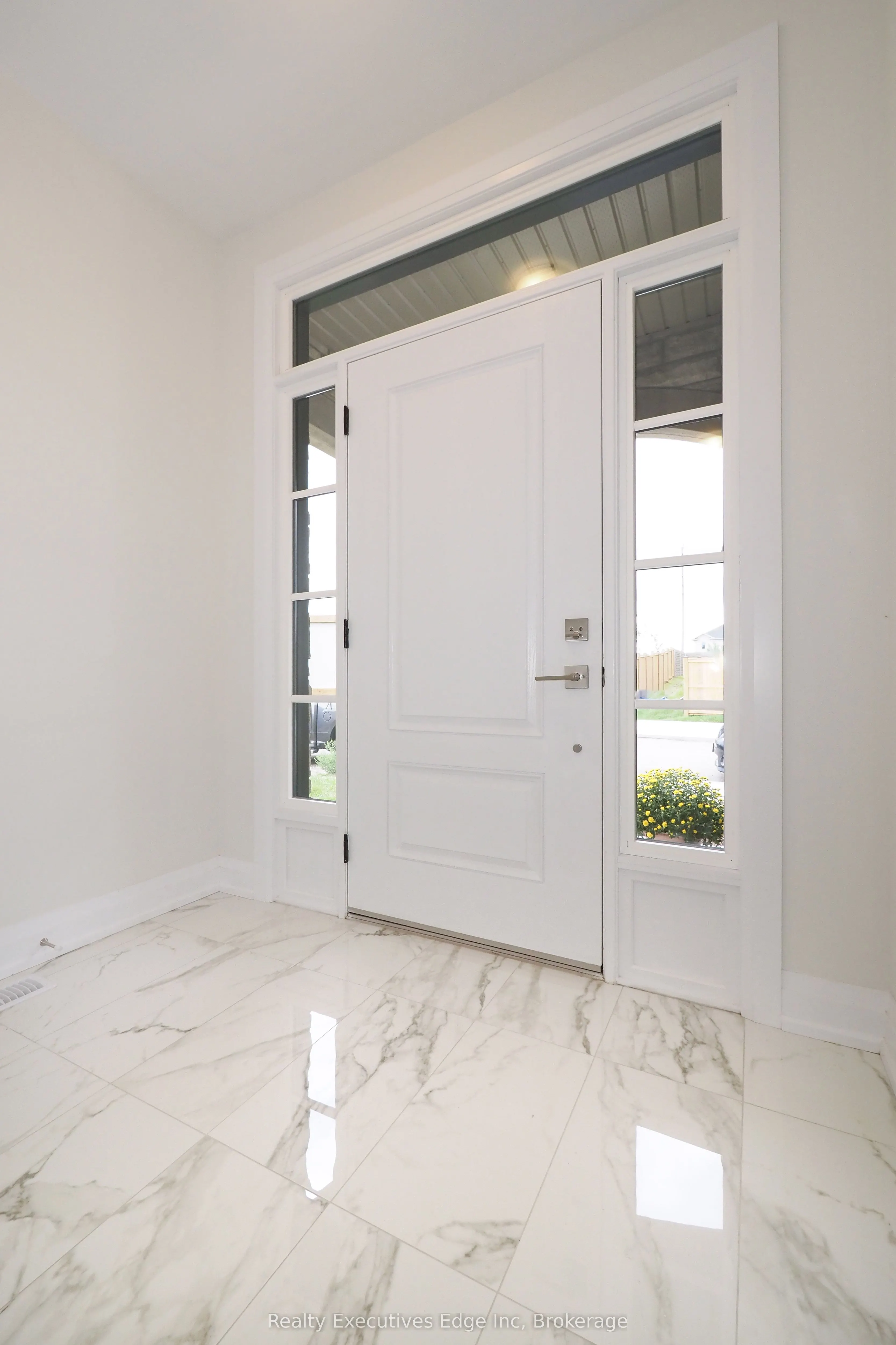 675 Victoria Road N, #16
