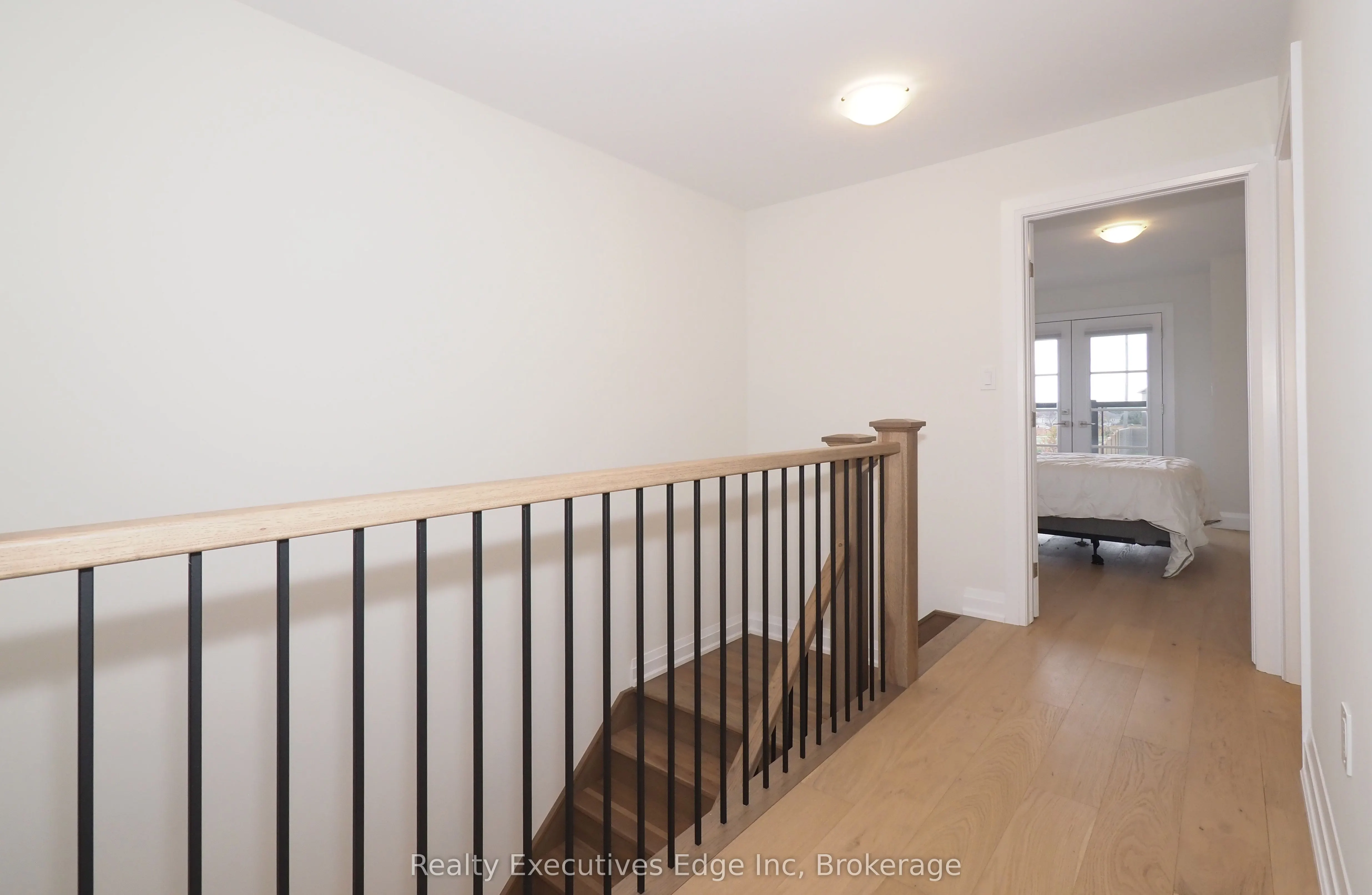 675 Victoria Road N, #16
