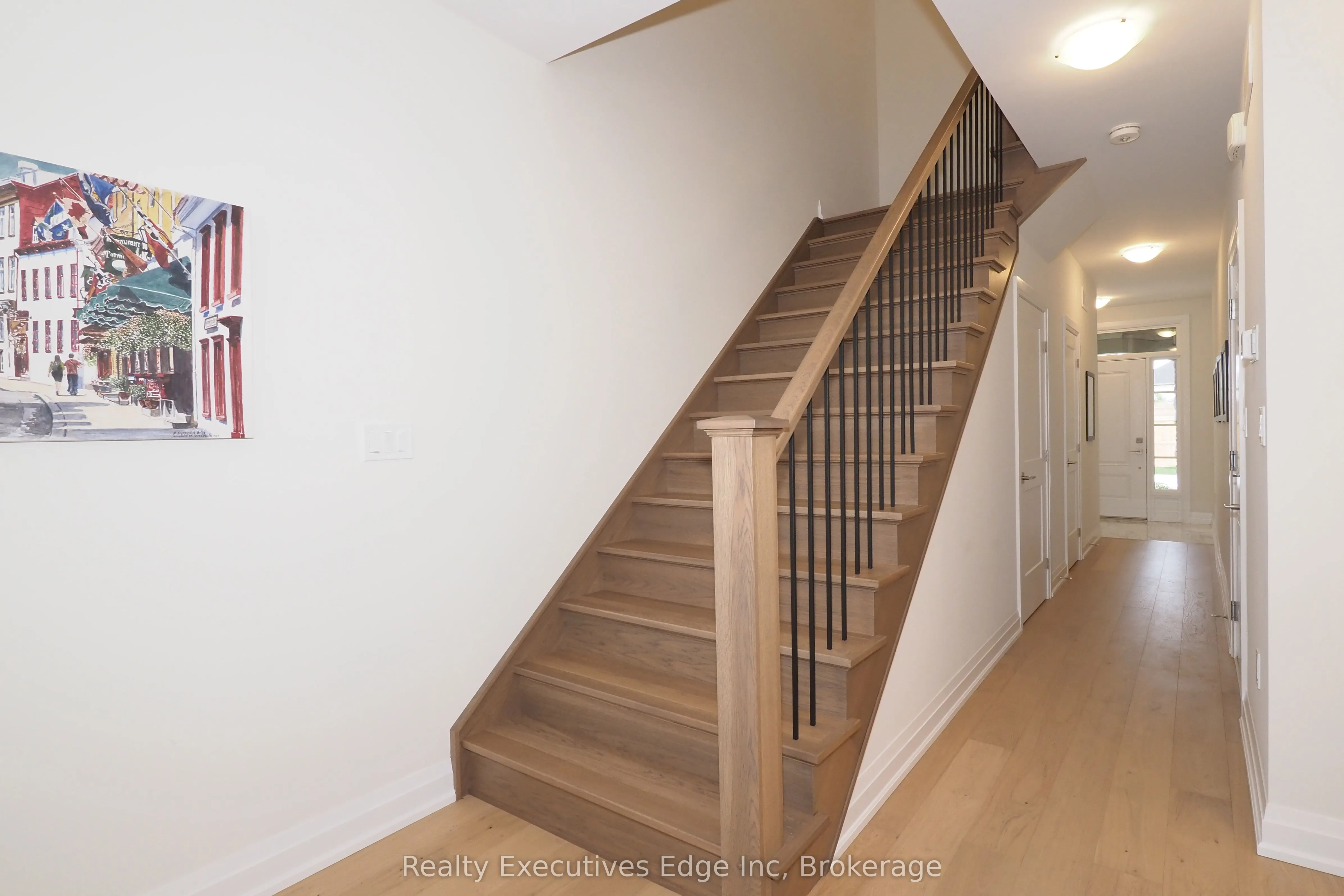 675 Victoria Road N, #16
