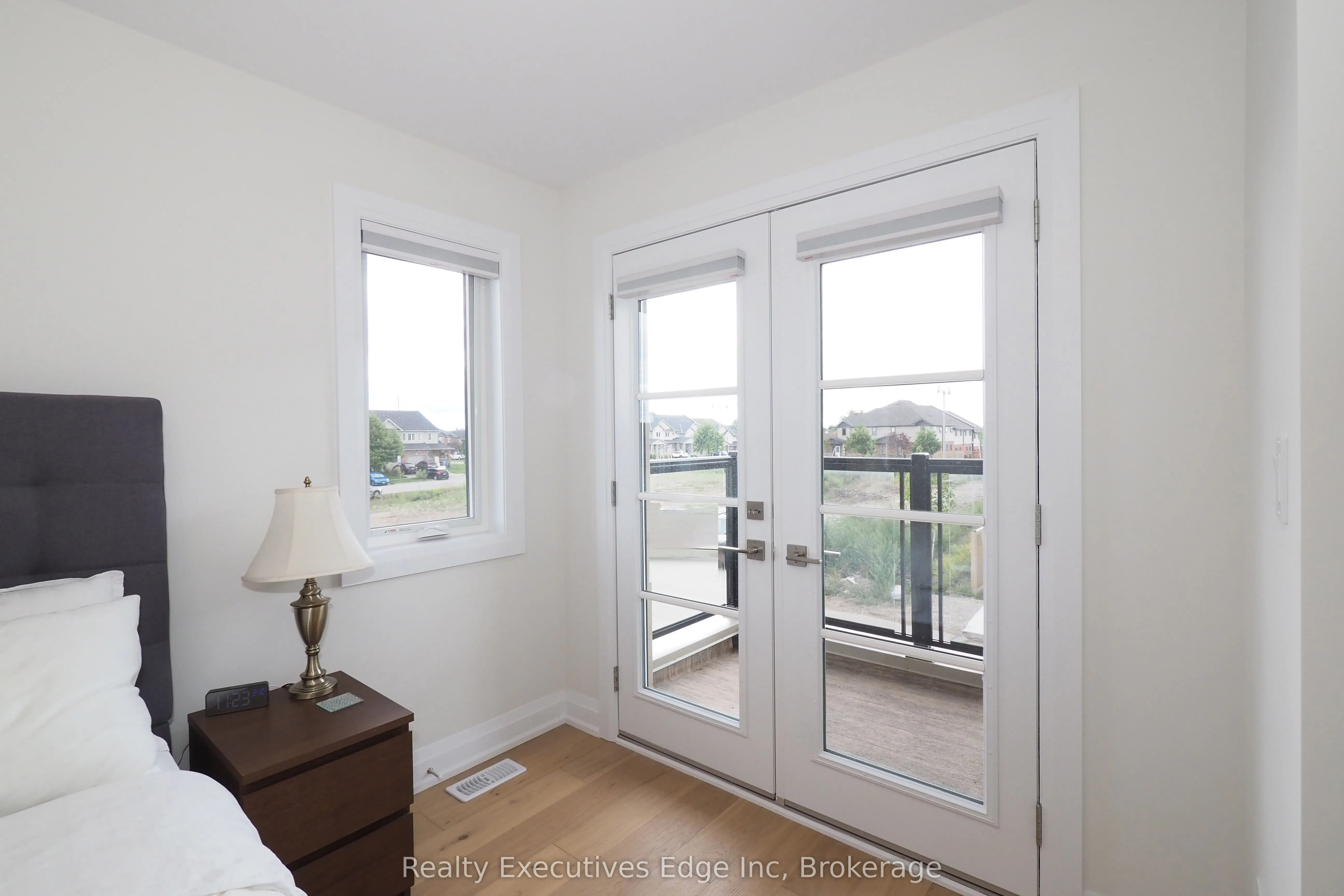 675 Victoria Road N, #16