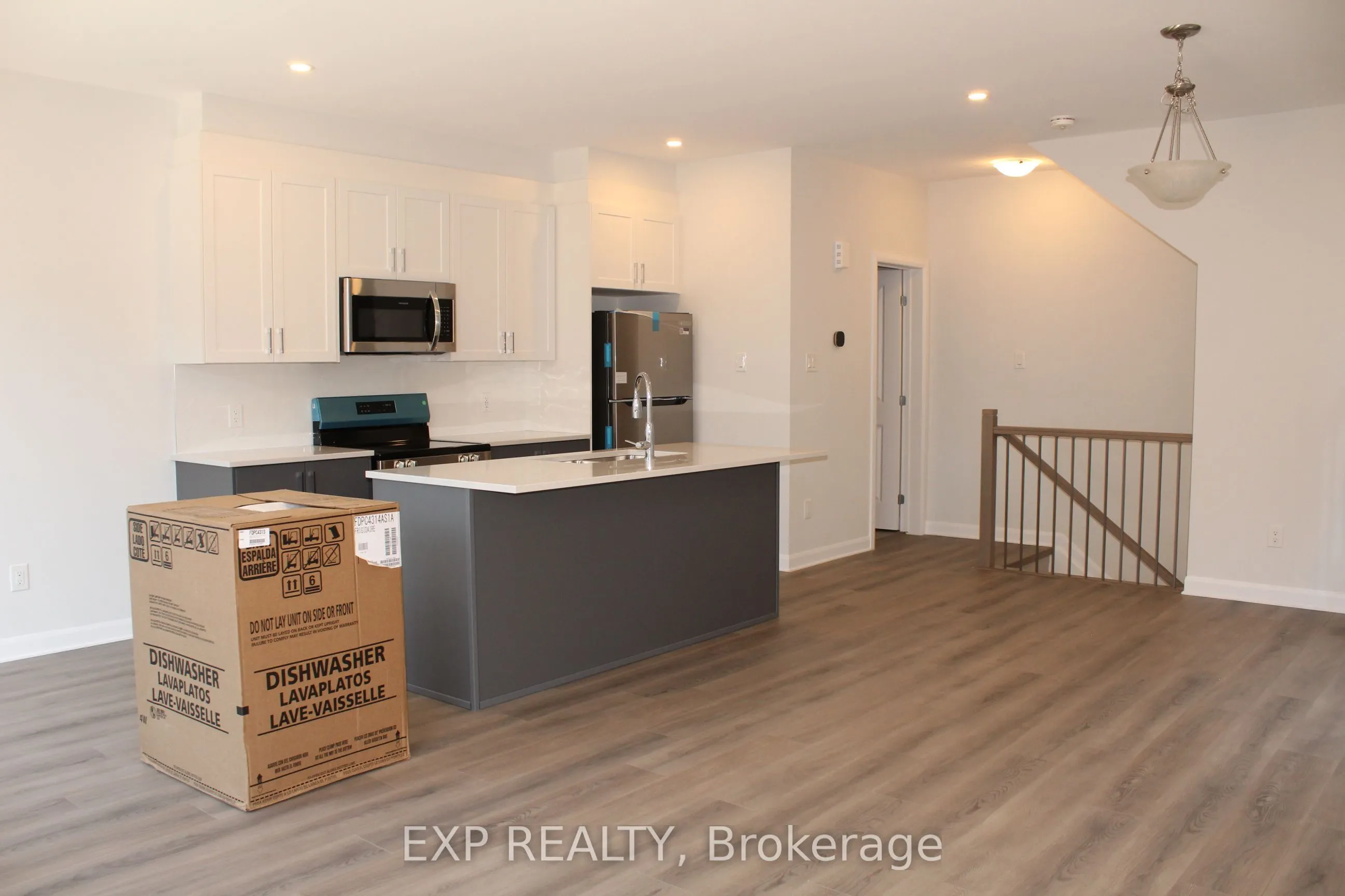 510 Woodlily Private