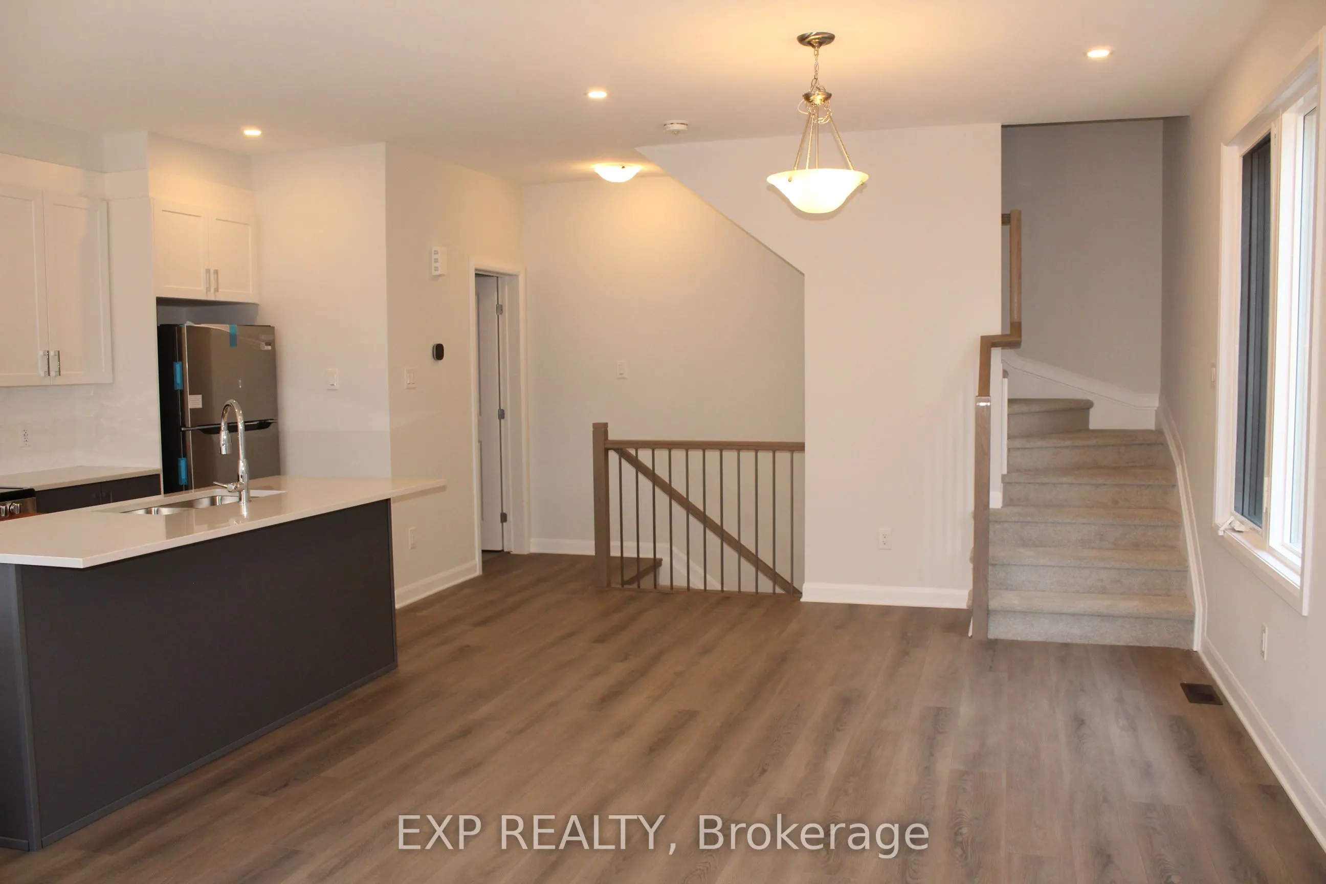 510 Woodlily Private