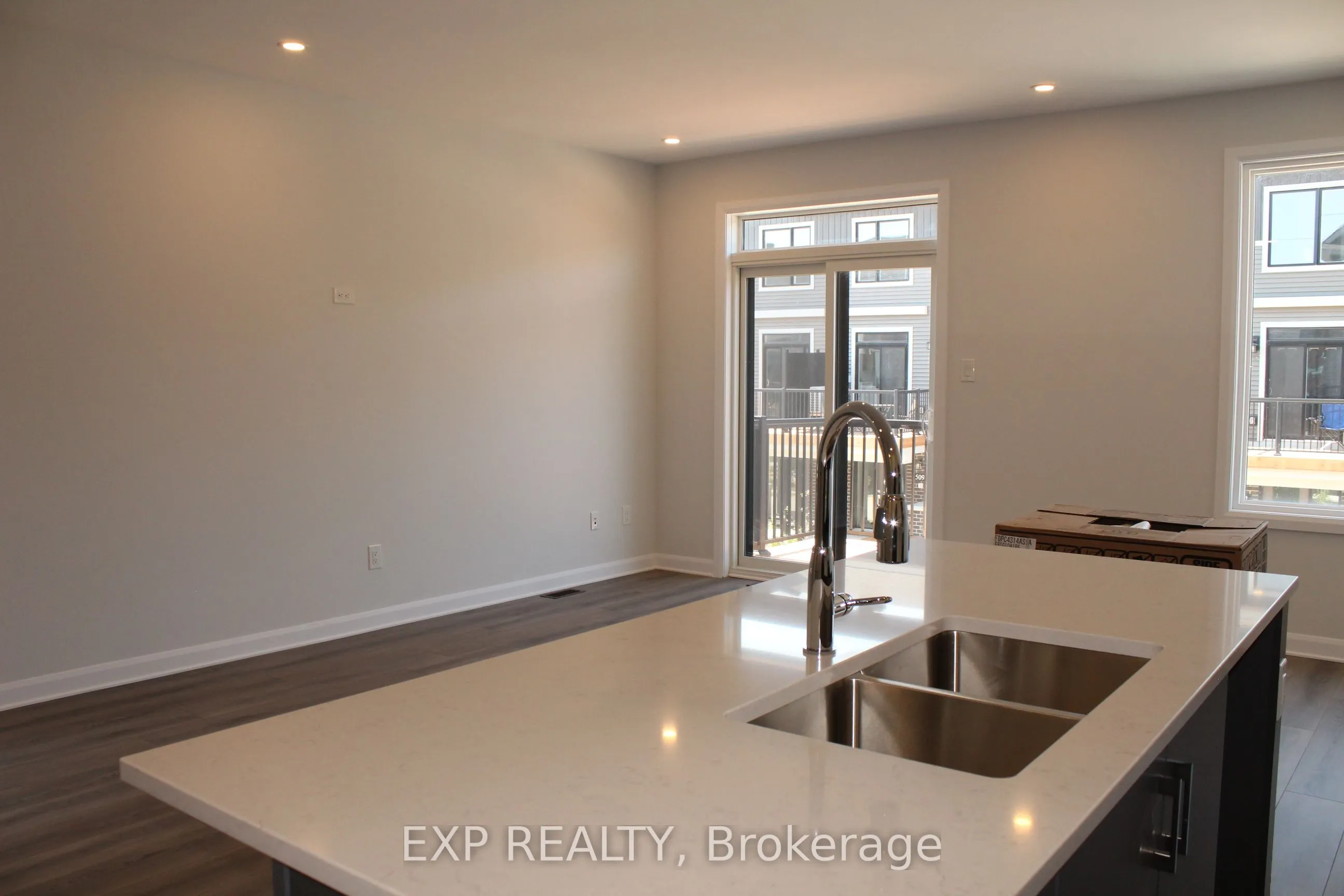 510 Woodlily Private