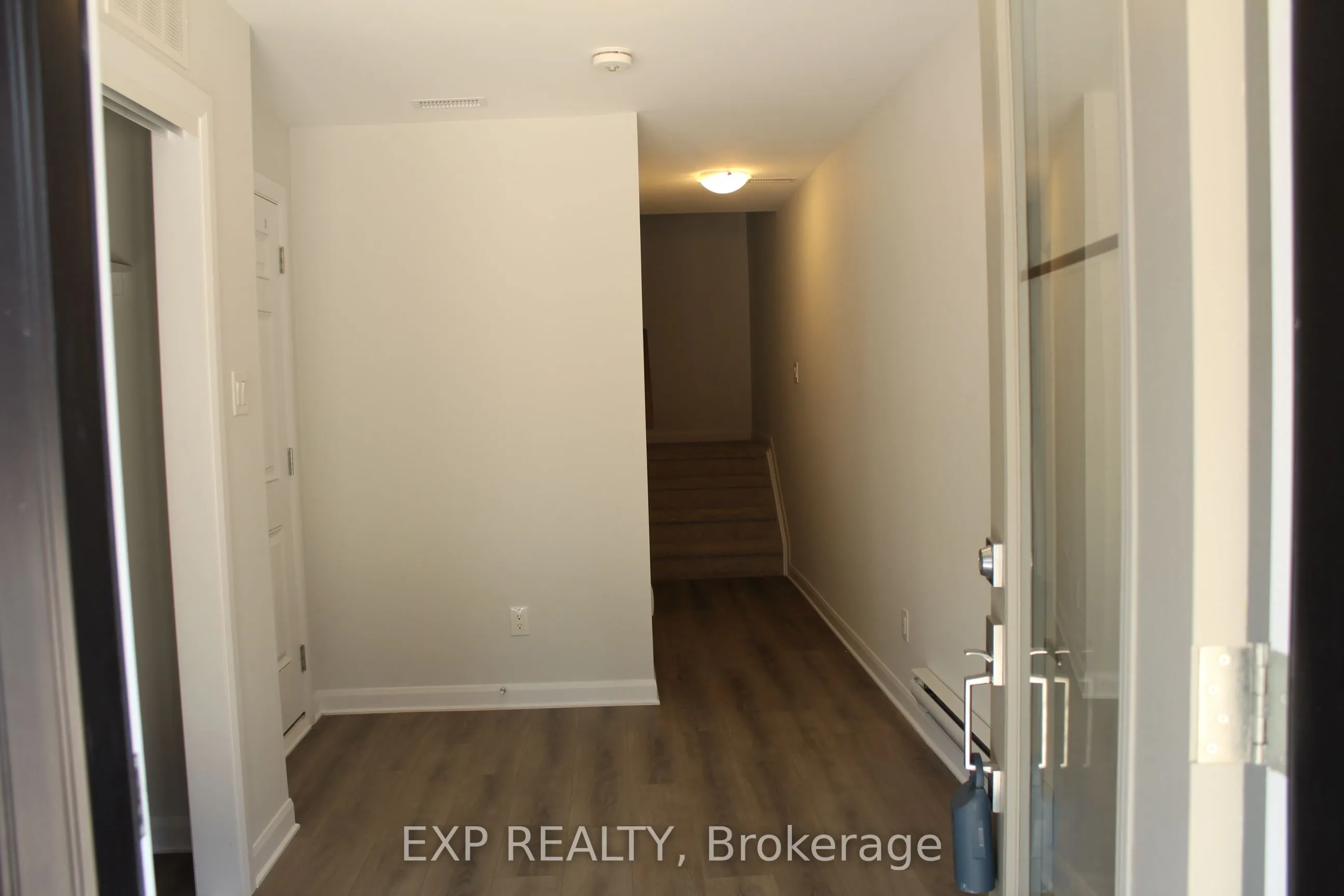 510 Woodlily Private