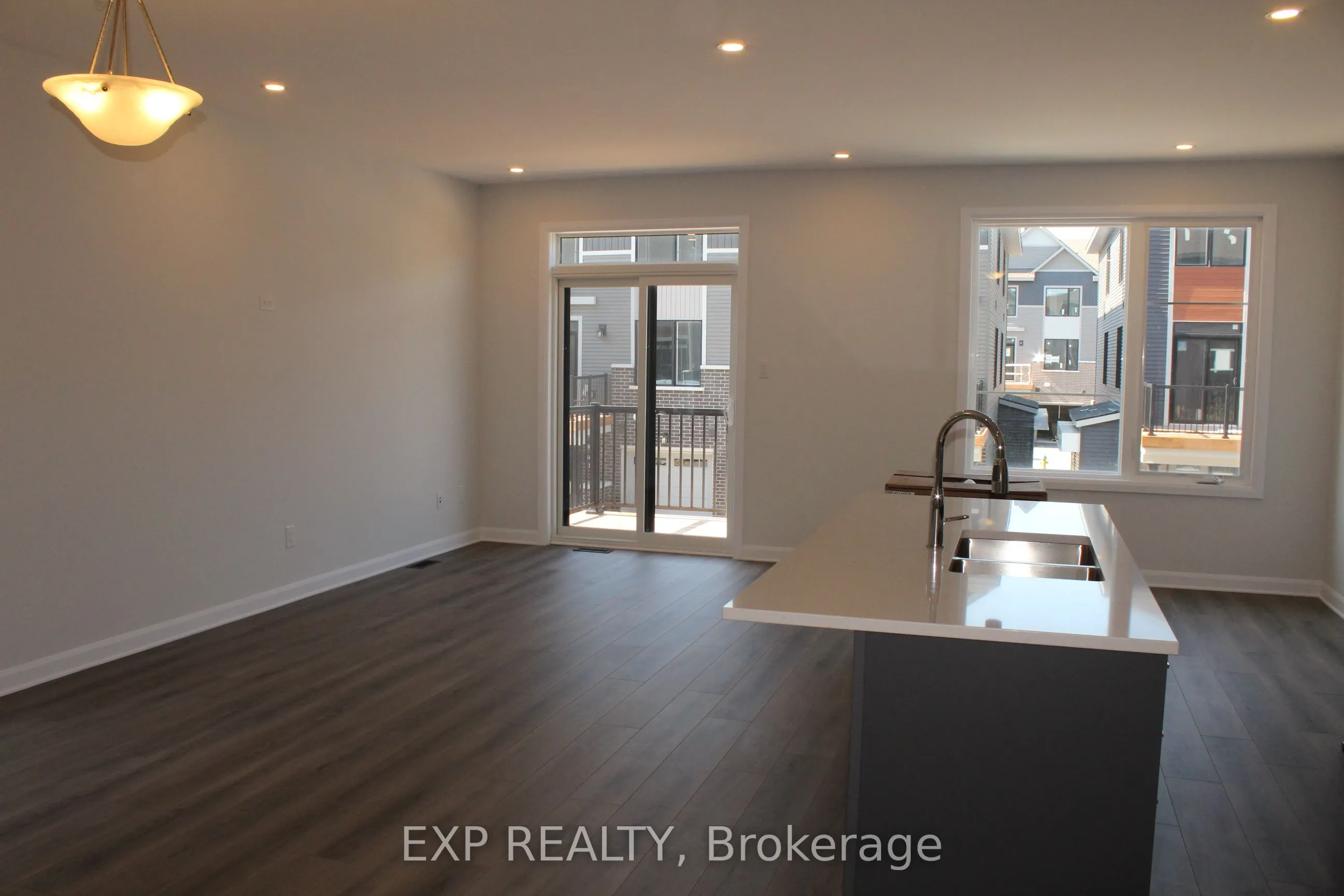 510 Woodlily Private