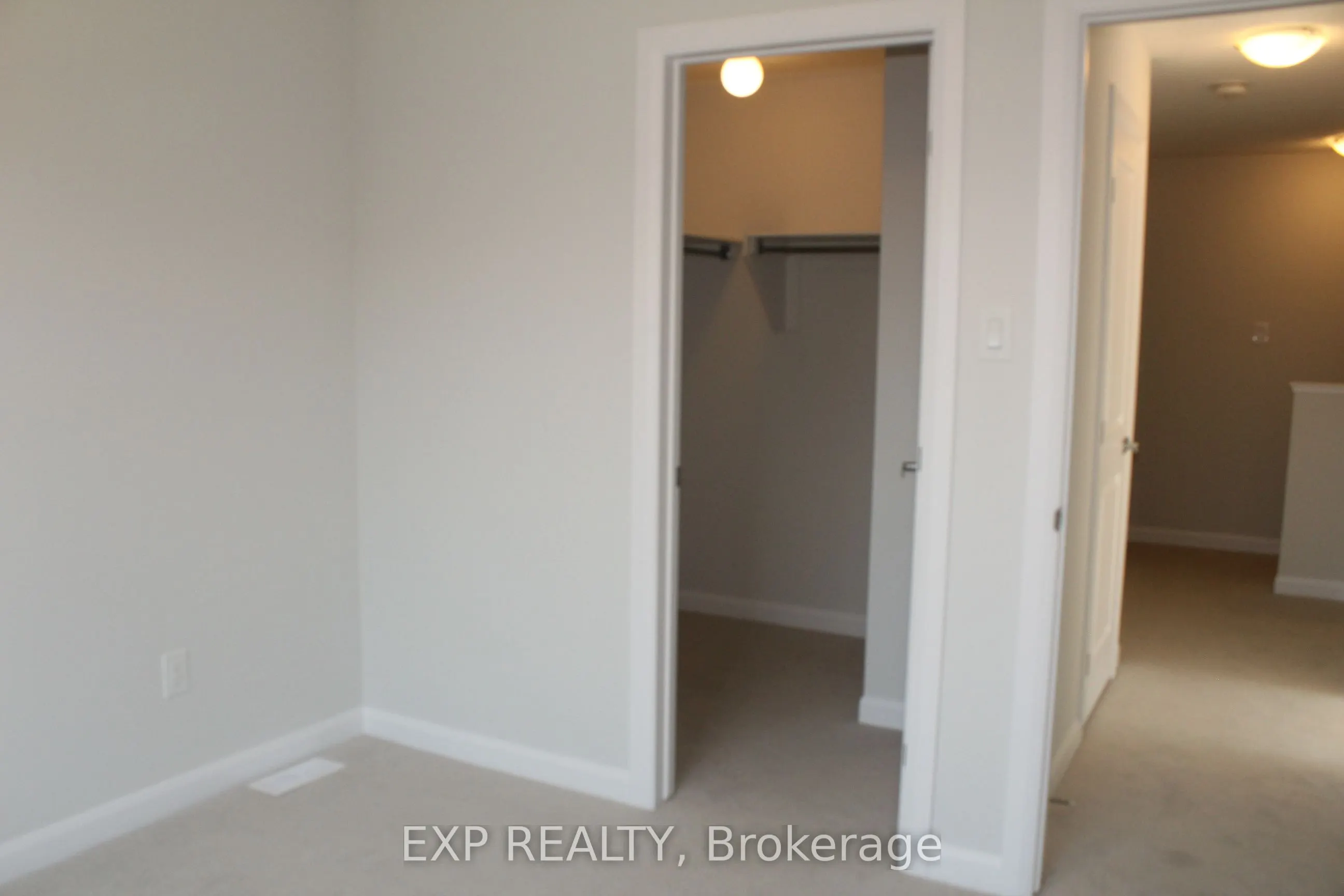510 Woodlily Private